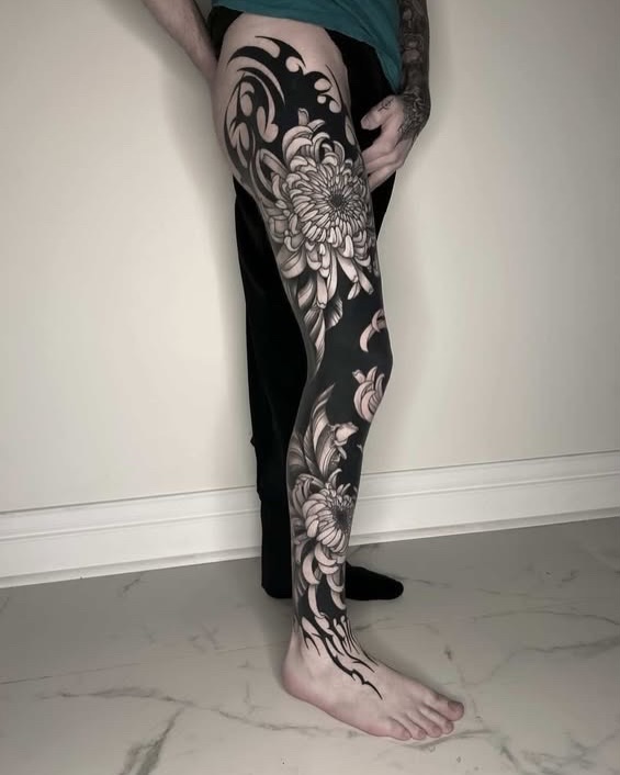 Tattoo by @crystalthornstattoo — japanese_irezumi, blackwork
