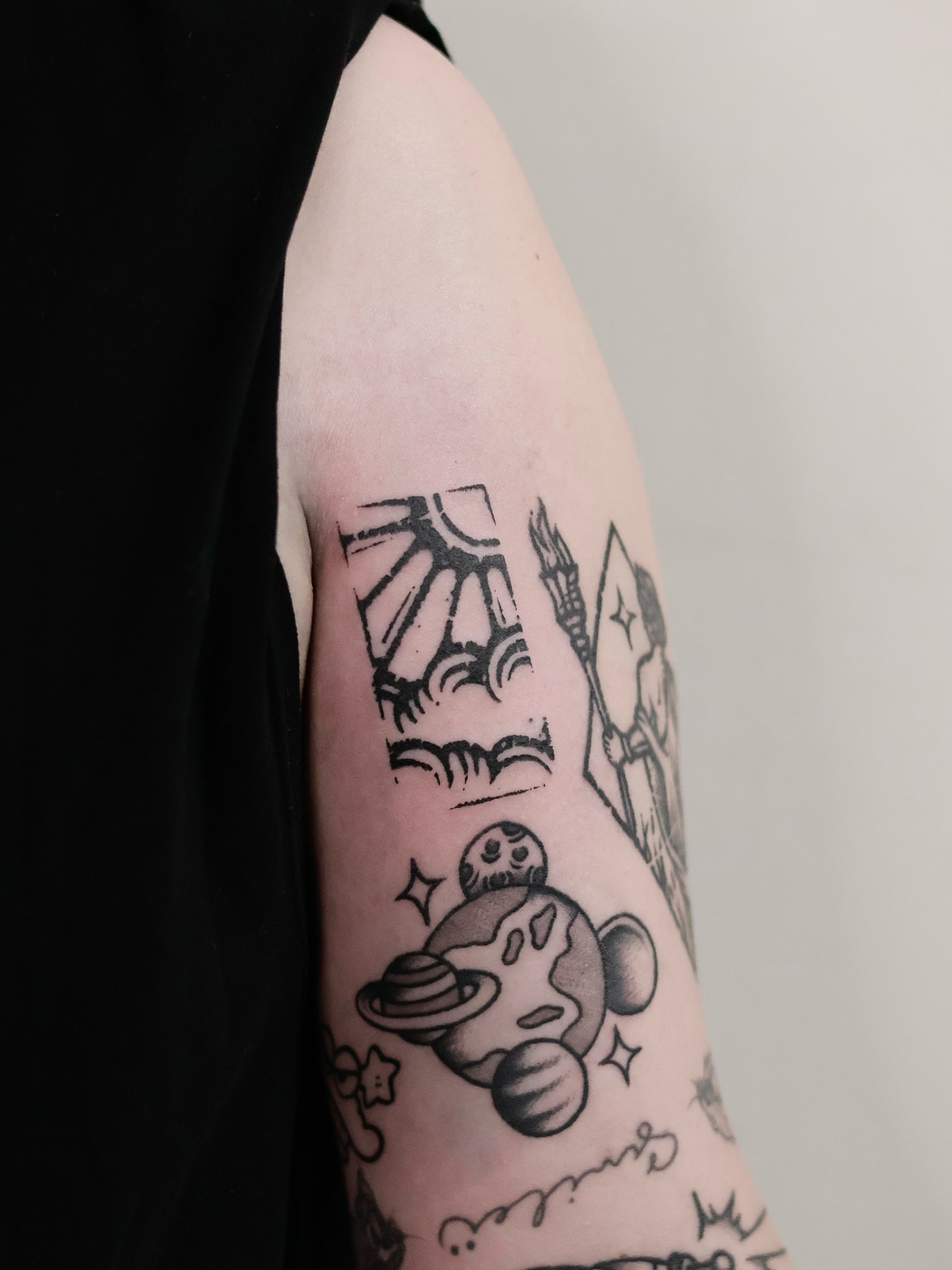 Tattoo by @momotattoo0906 — black_and_grey, geometric