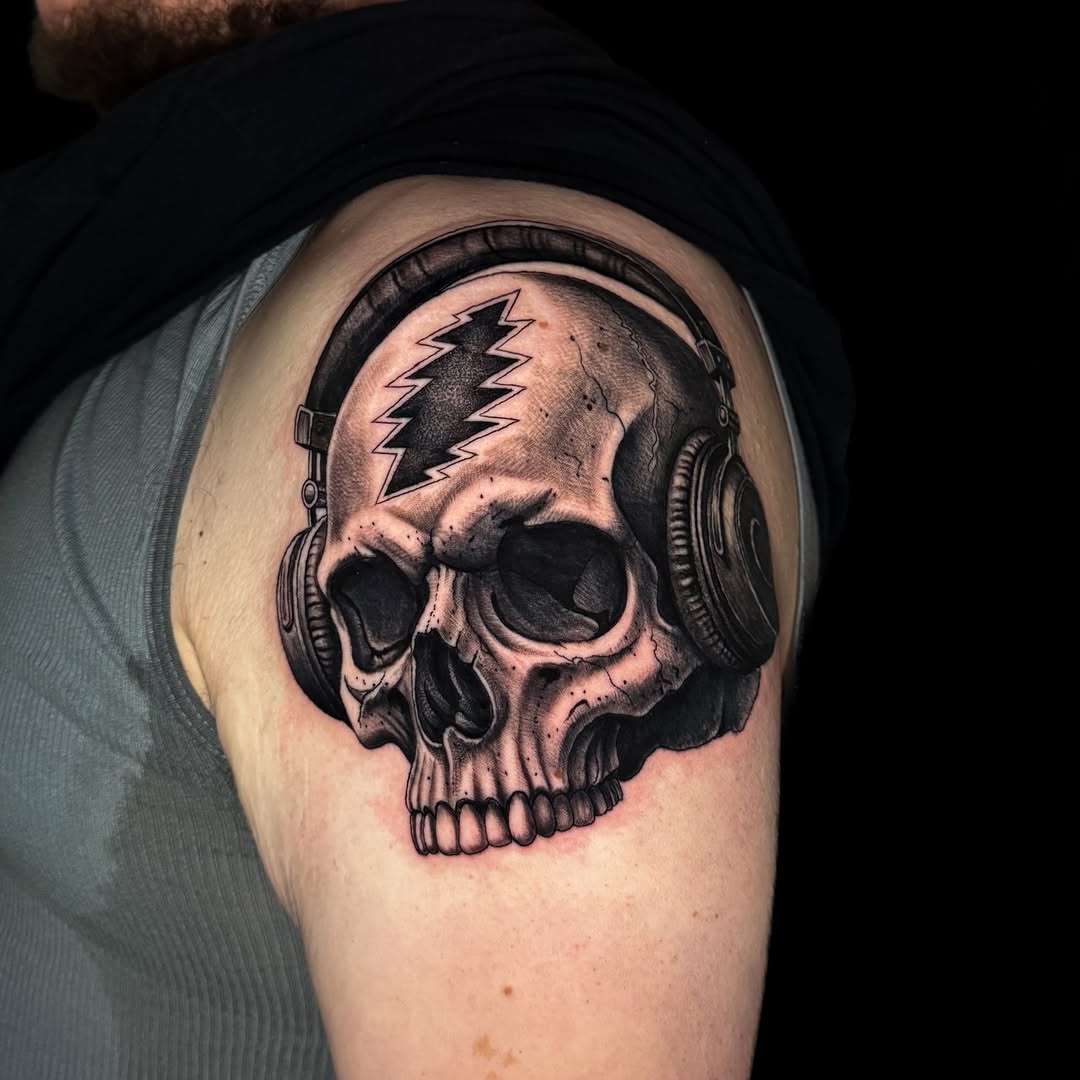 Tattoo by @reipinks — realism, black_and_grey