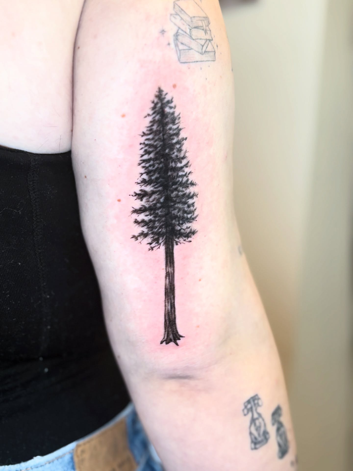 Tattoo by @draventoewstattoo — black_and_grey