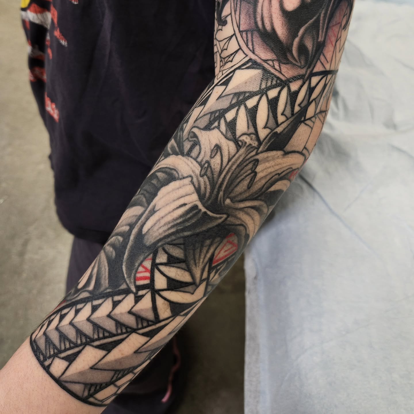 Tattoo by @fantasytattooco — geometric