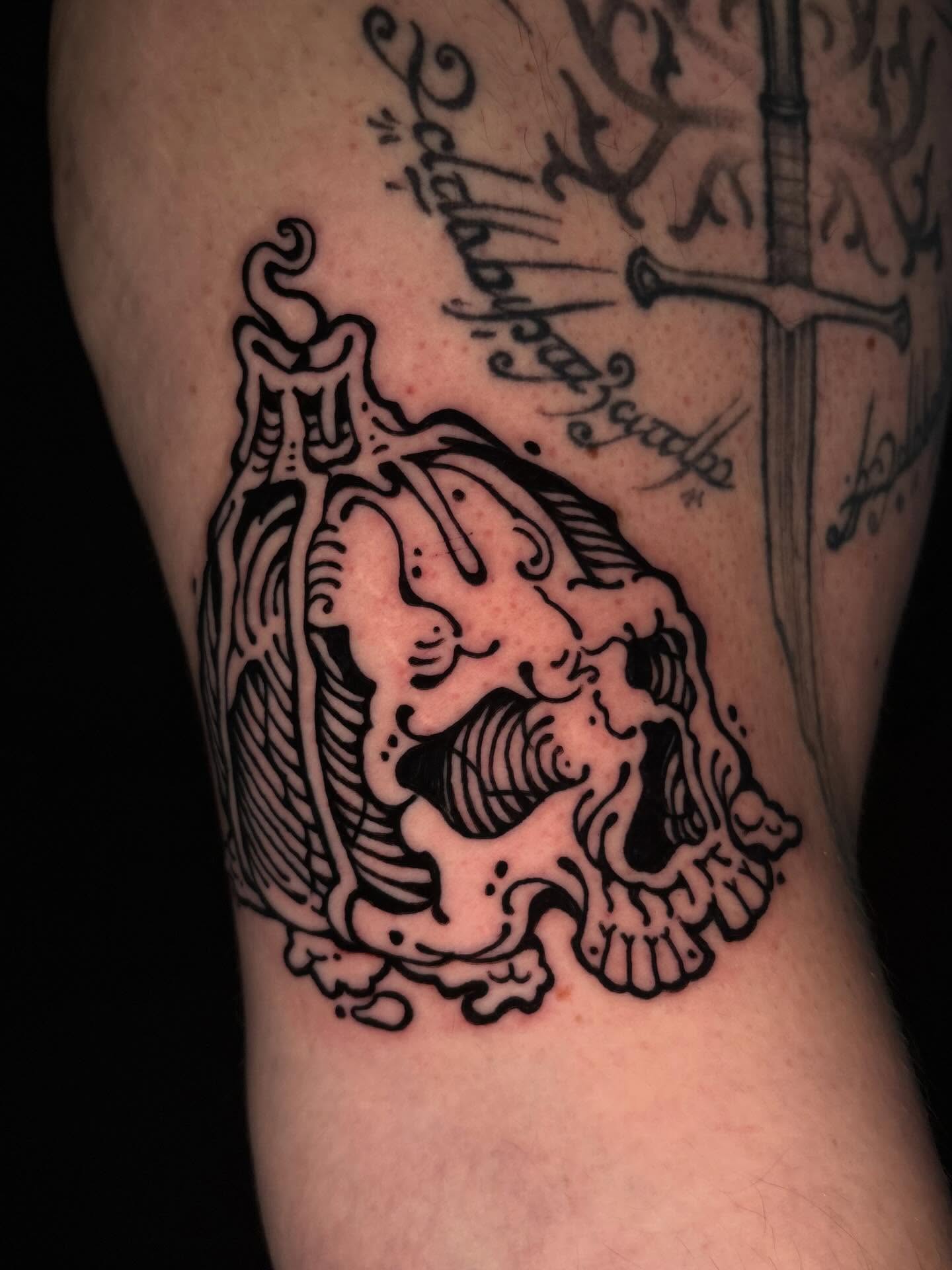 Skull black and grey tattoo on the forearm by 𝕵𝖊𝖗𝖊𝖒𝖞 𝕻𝖚𝖗𝖈𝖊𝖑𝖑