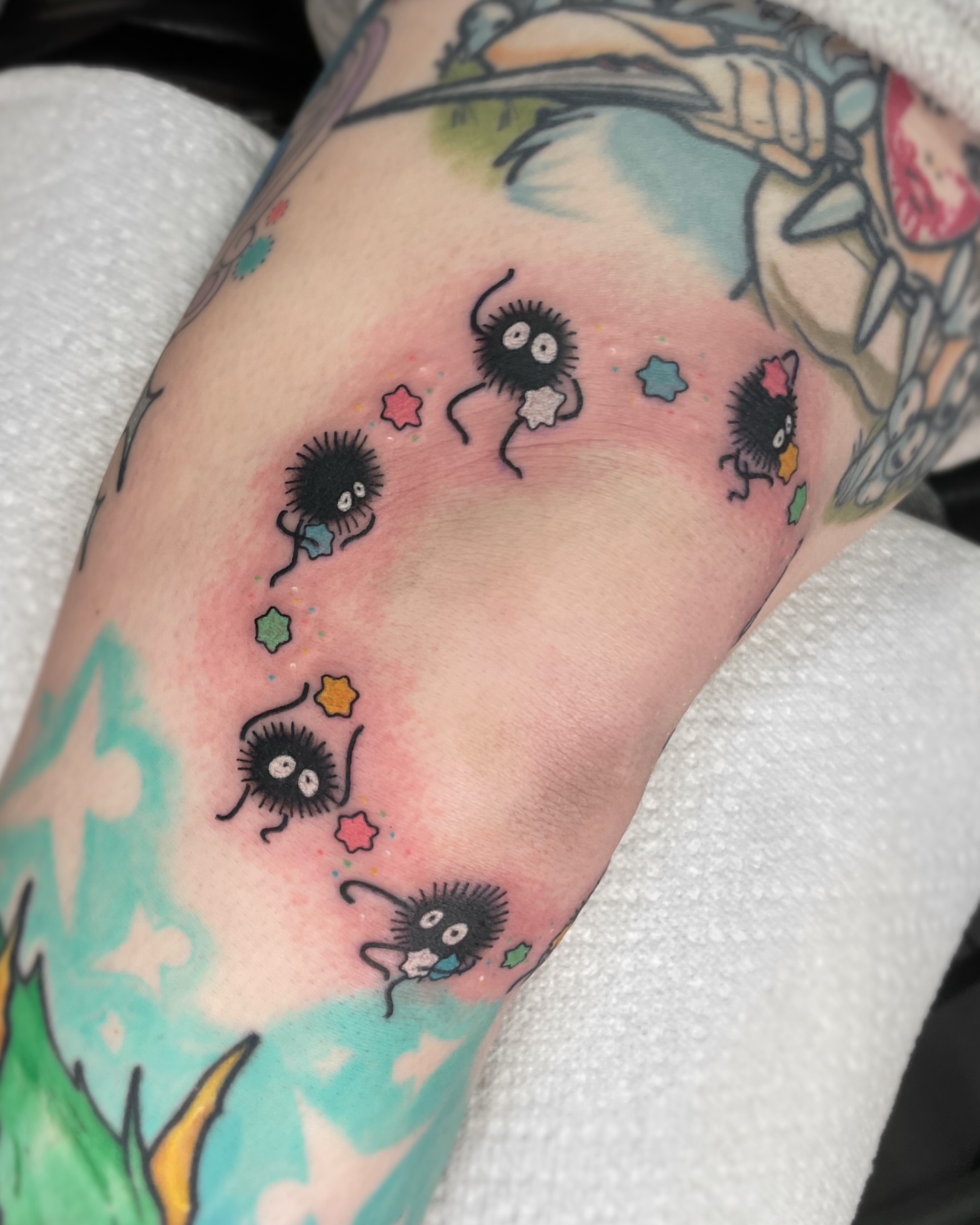 Tattoo by @anabellmorotattoos โ dotwork