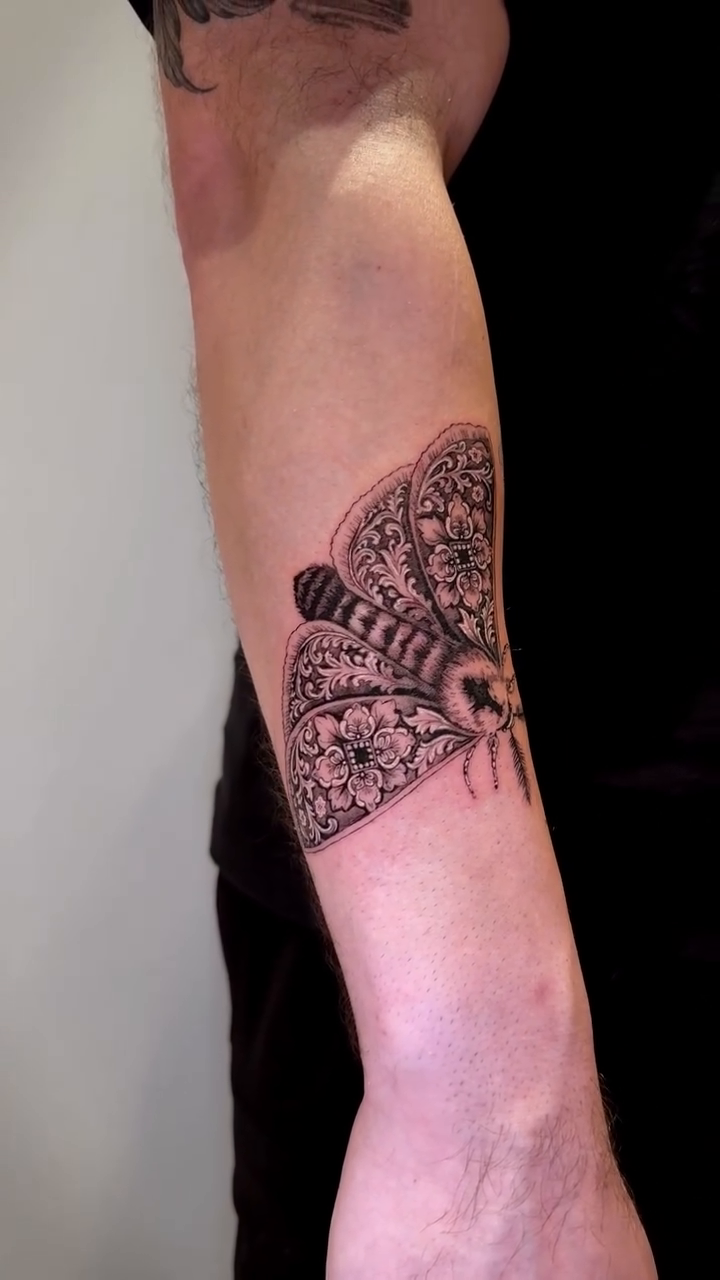 Tattoo by @oxana_ink — blackwork, geometric