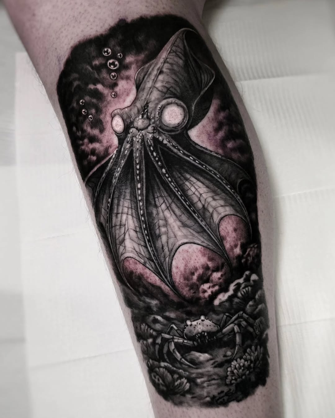 Octopus and crab underwater scene realism tattoo on the forearm by ʙʀɪᴀɴɴᴀ 𝒁𝑶𝑴𝑩𝑹𝑰𝑬 ᴛᴀᴛᴛᴏᴏꜱ