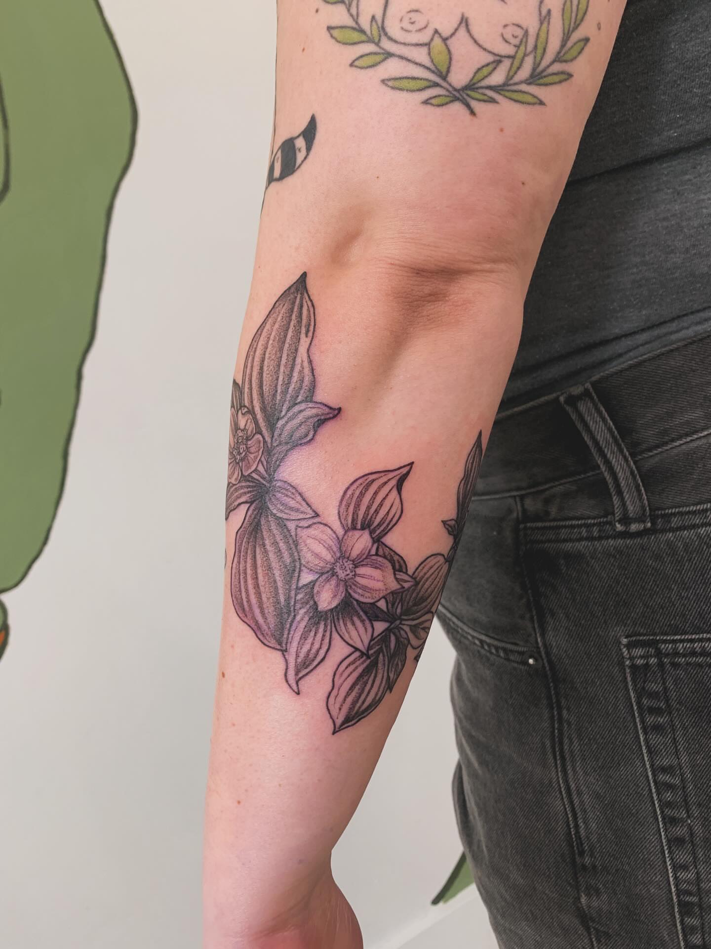 Tattoo by @peripeteiah — black_and_grey