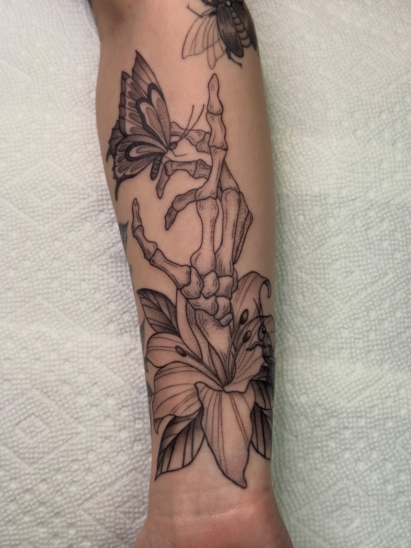 Tattoo by @alexxtattoos — black_and_grey, realism