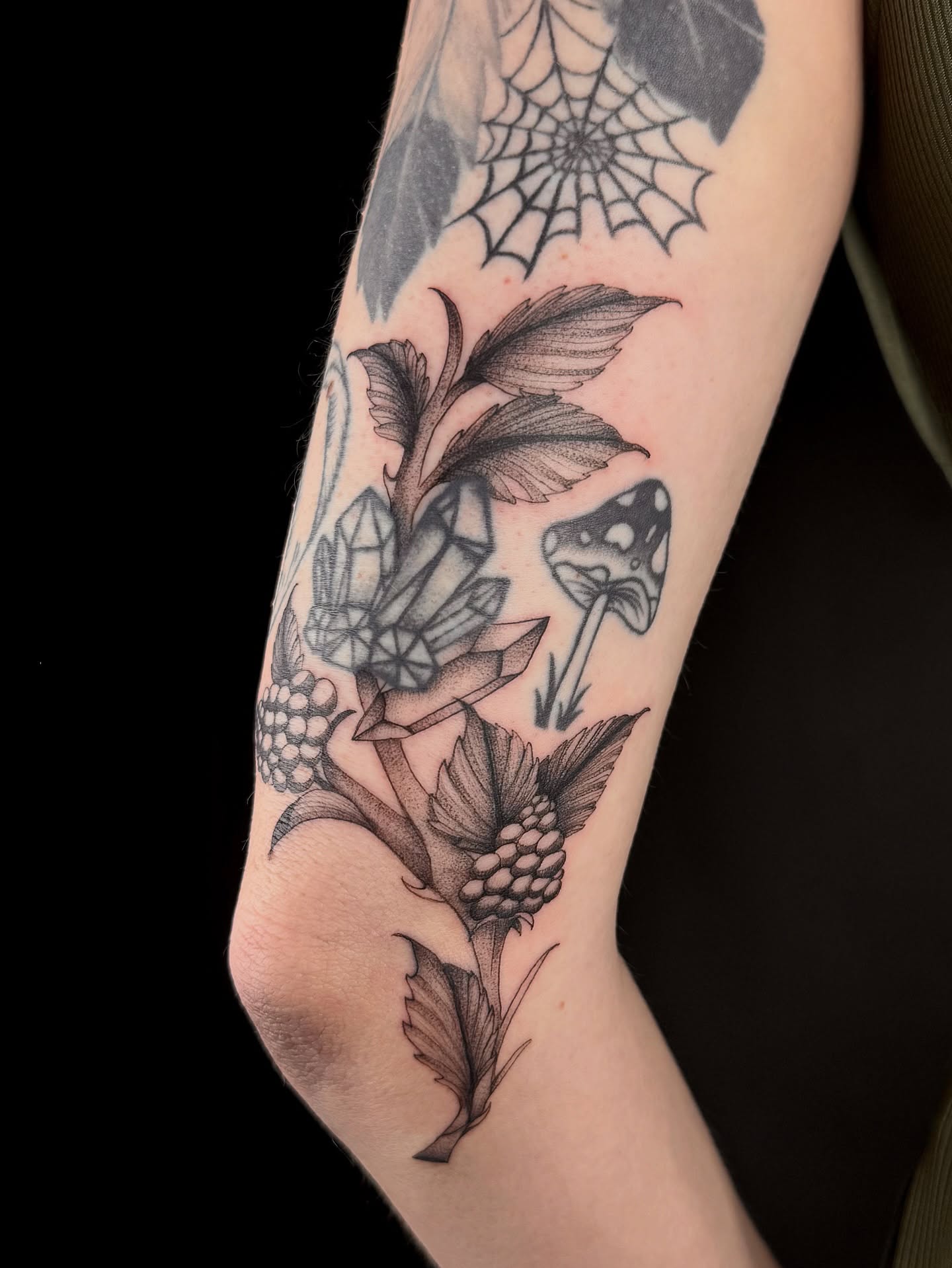 Tattoo by @shaypokes — black_and_grey, geometric