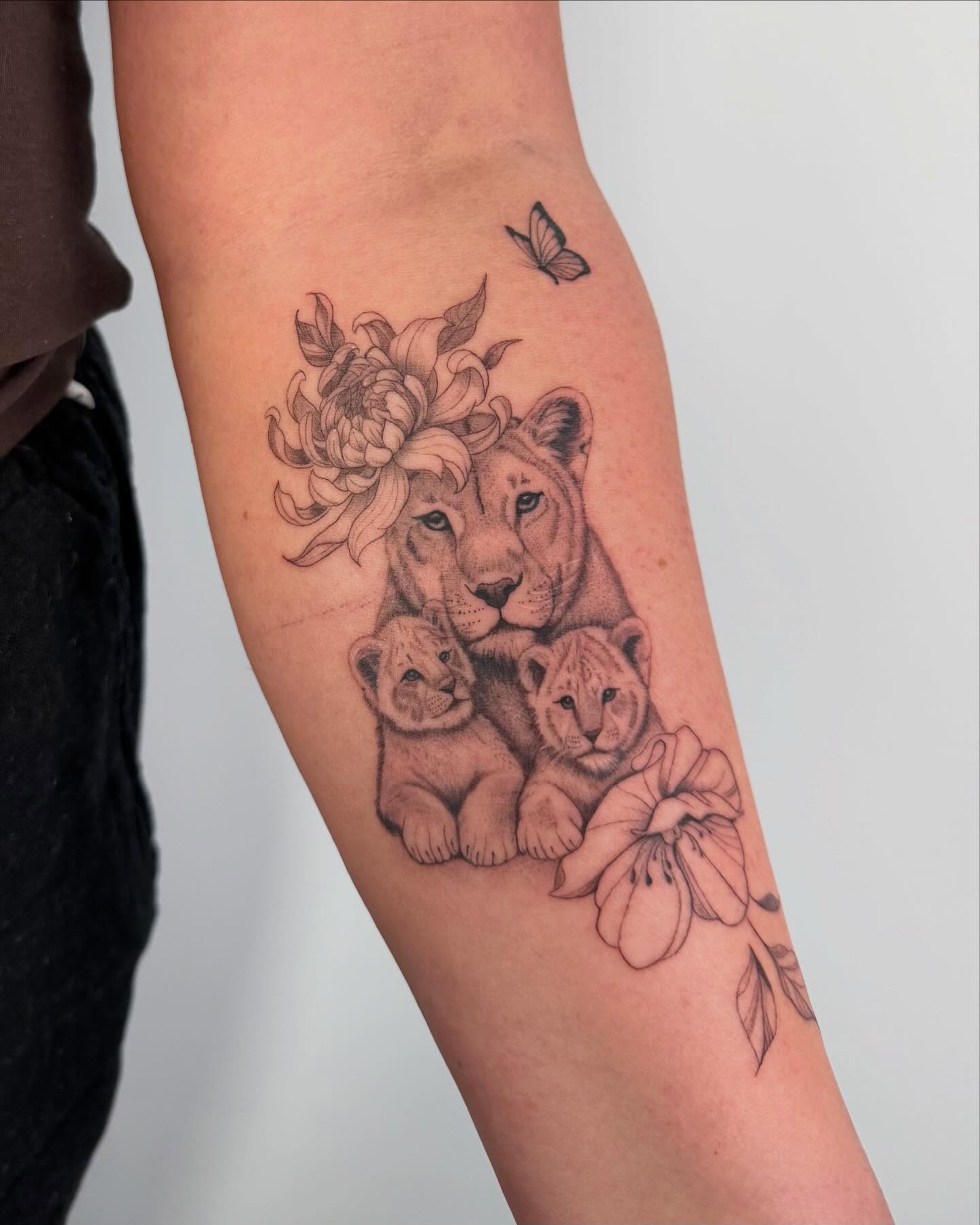 Tattoo by @pacifico_tattooink — black_and_grey, realism