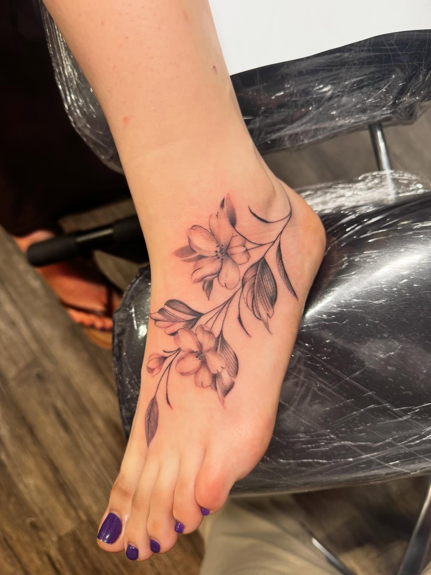 Tattoo by @serios_tat2s — realism