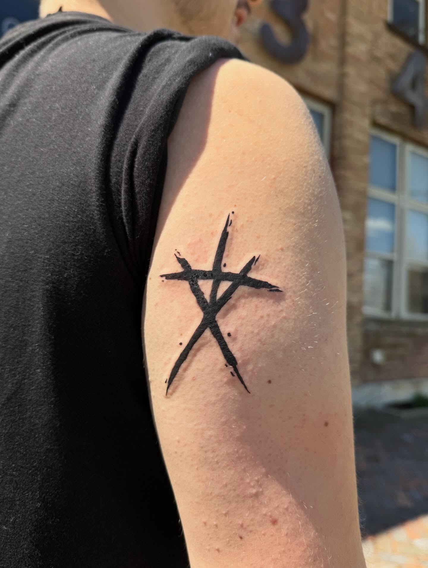 Tattoo by @solarsilas — blackwork