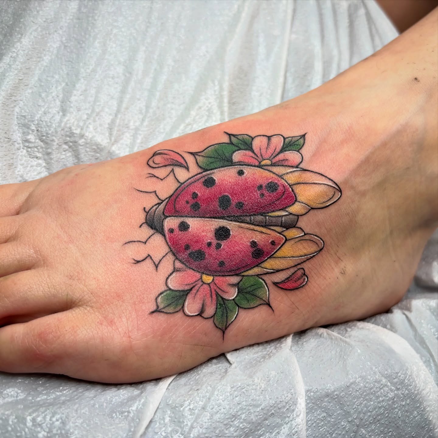 Tattoo by @aves_inks — american_traditional