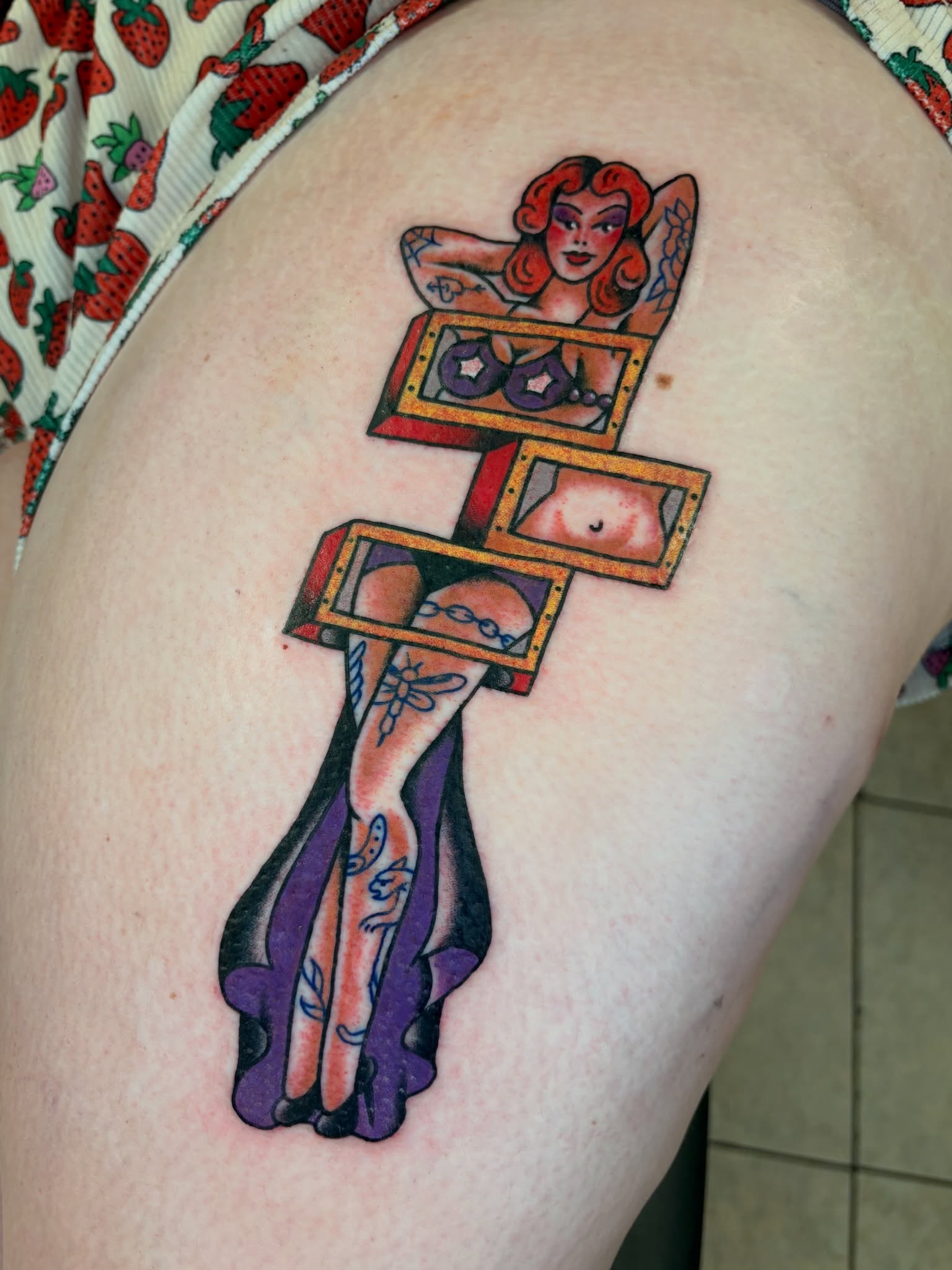 Pin-up girl with mechanical parts American traditional tattoo on the thigh by ๐ต๐๐๐๐ ๐ฎ๐๐๐๐๐๐, New Orleans, Louisiana