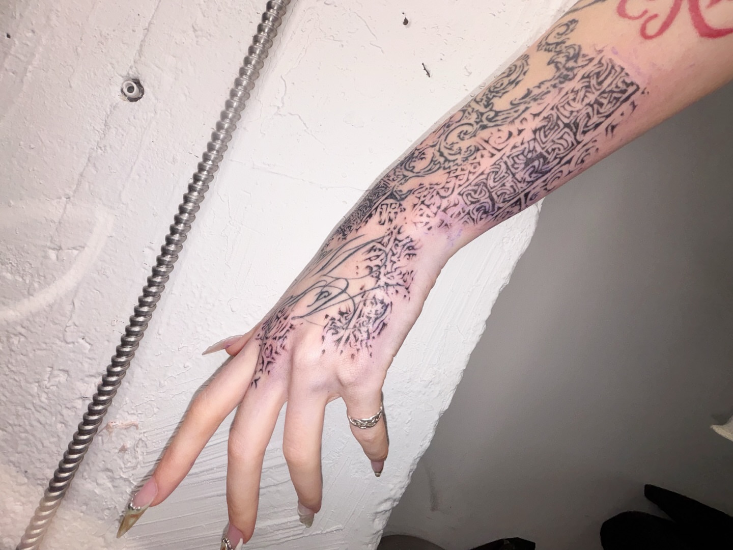 Tattoo by @eeelleventh — fine_line, ornamental