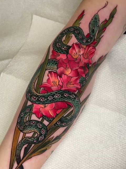 Tattoo by @charlotte.e.tattoos — realism, dotwork