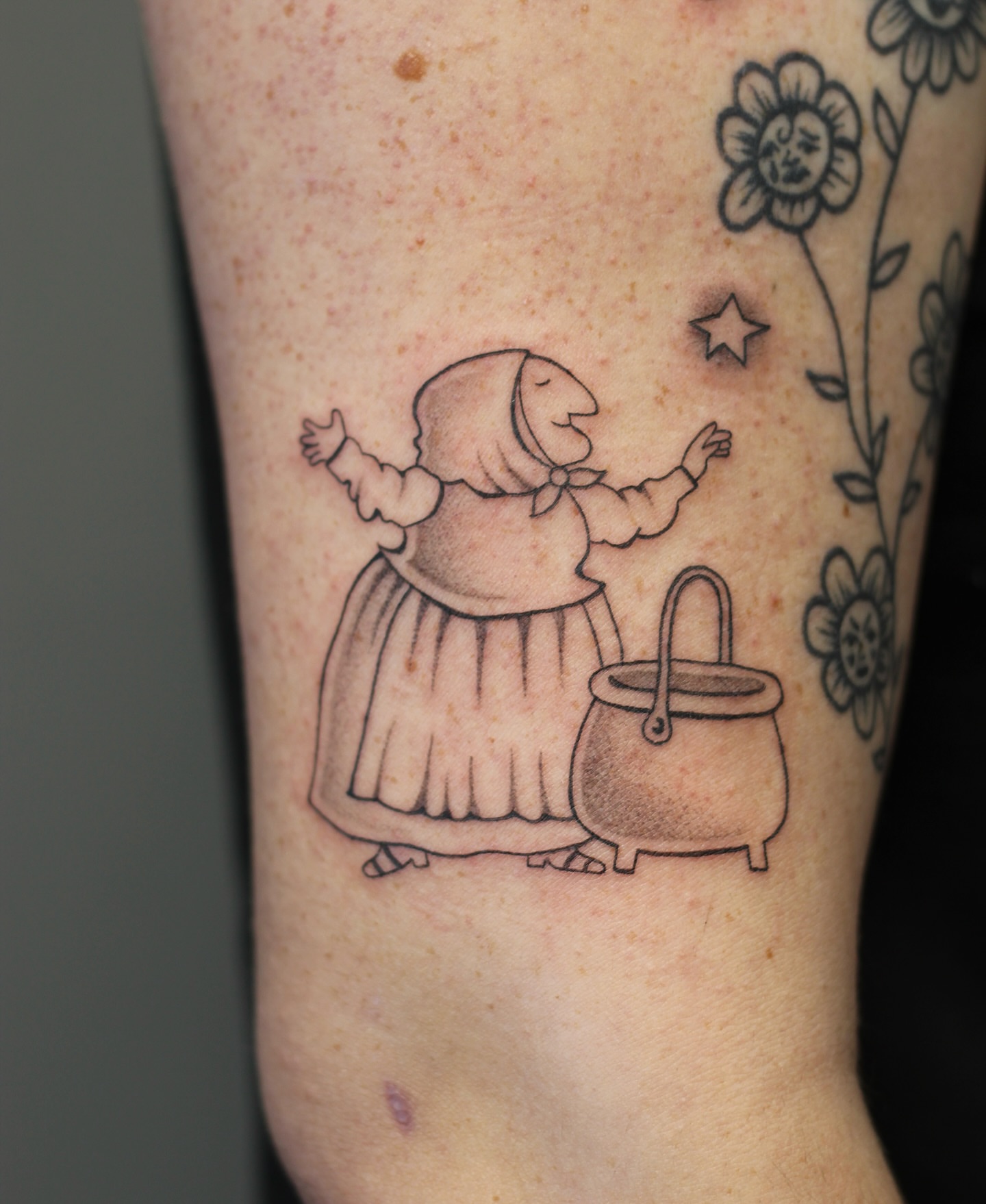 Tattoo by @amandaktattoos — black_and_grey
