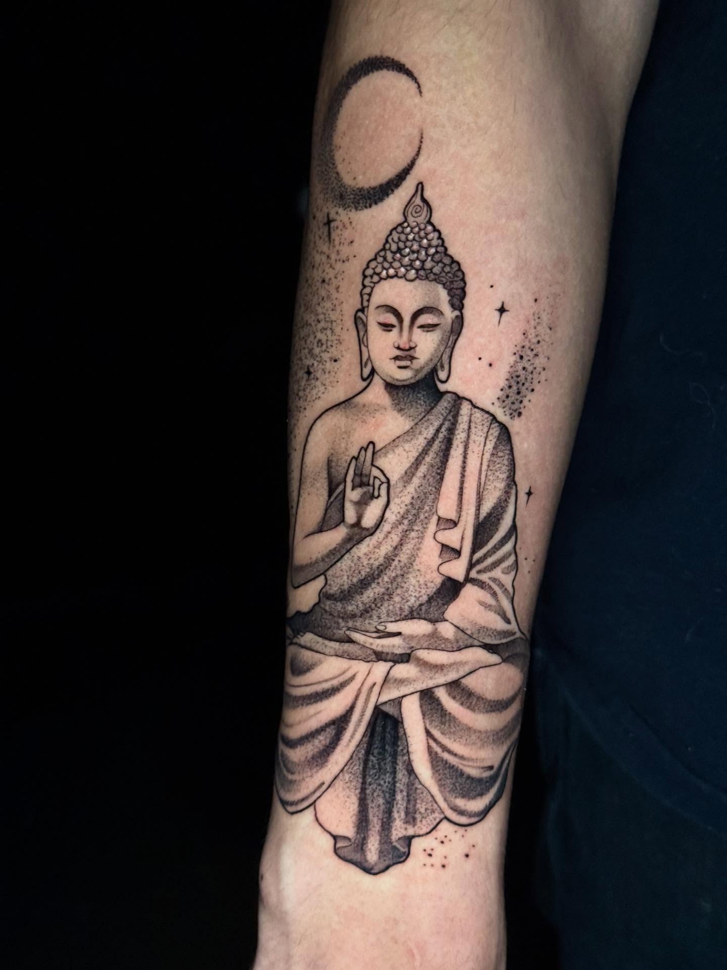 Tattoo by @mad_s_ink — dotwork, realism