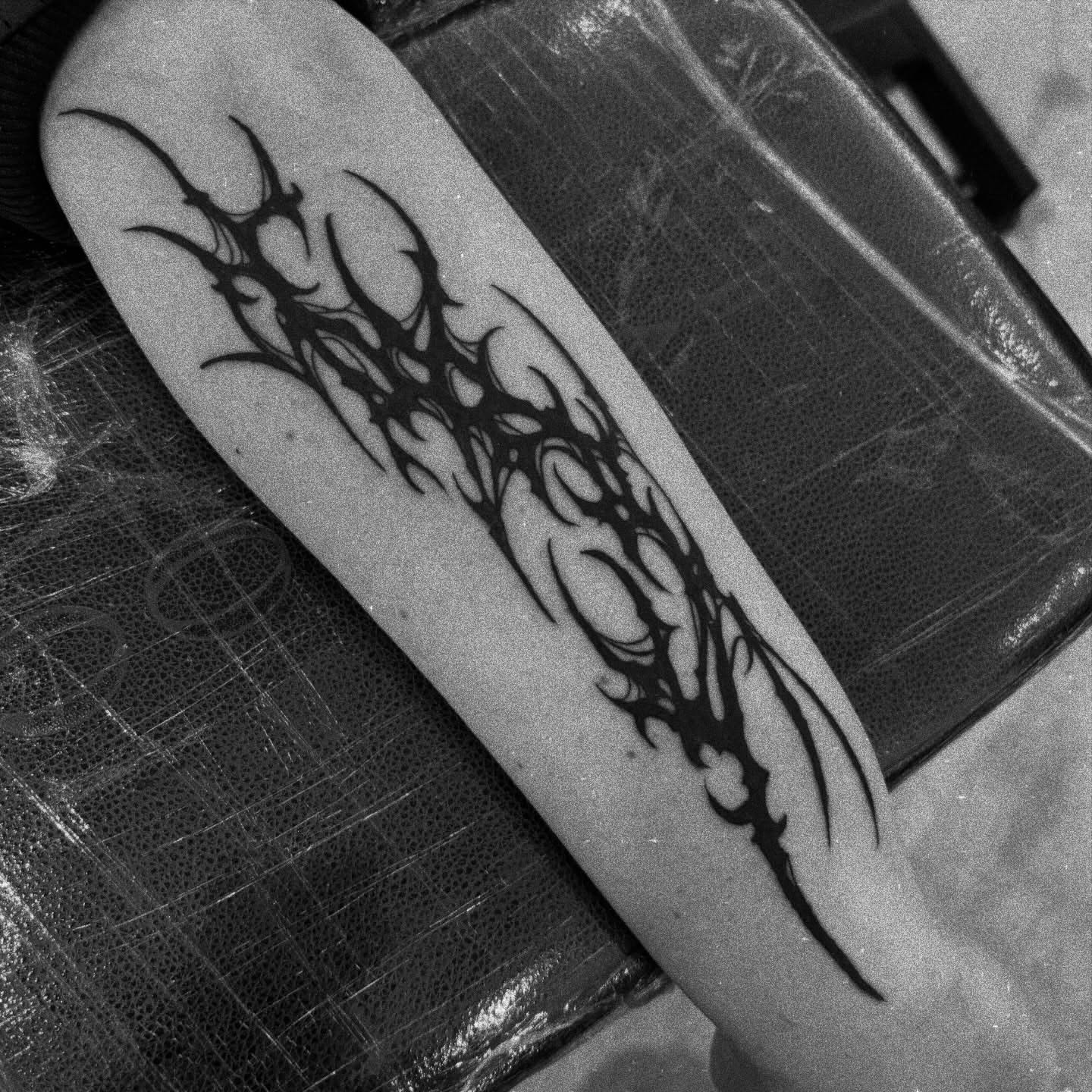 Tribal design tribal tattoo on the forearm by Miklo Montoya