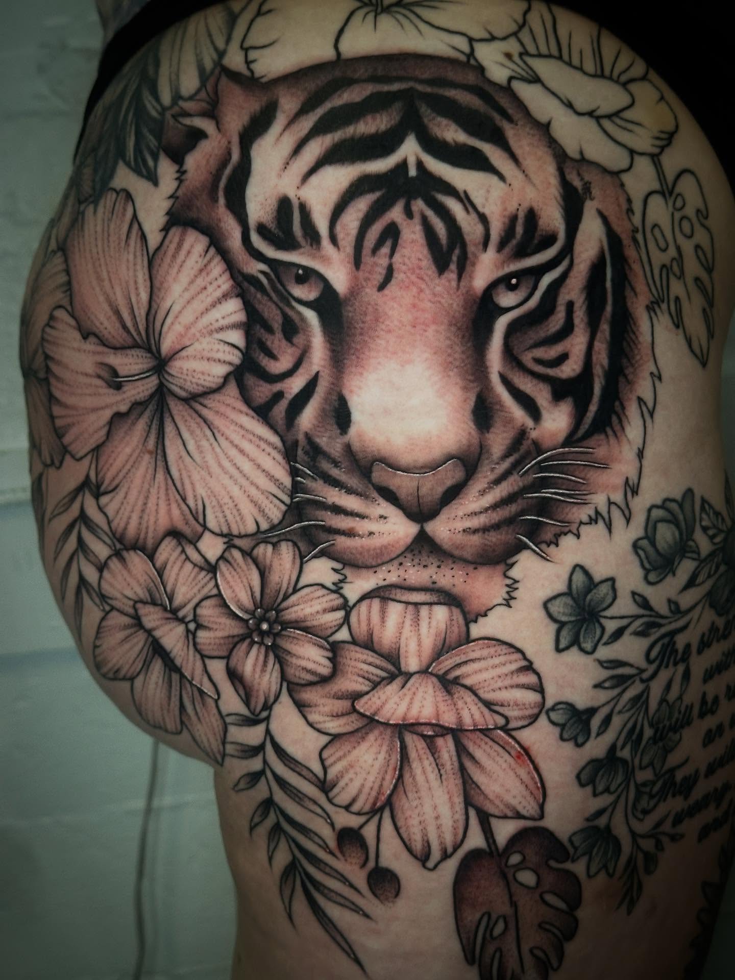Tiger and flowers realism tattoo on the shoulder by 𝕳𝖆𝖓𝖓𝖆𝖍 𝕮𝖆𝖓𝖋𝖎𝖊𝖑𝖉 ✨ Memphis Tattoo Artist, Memphis, Tennessee