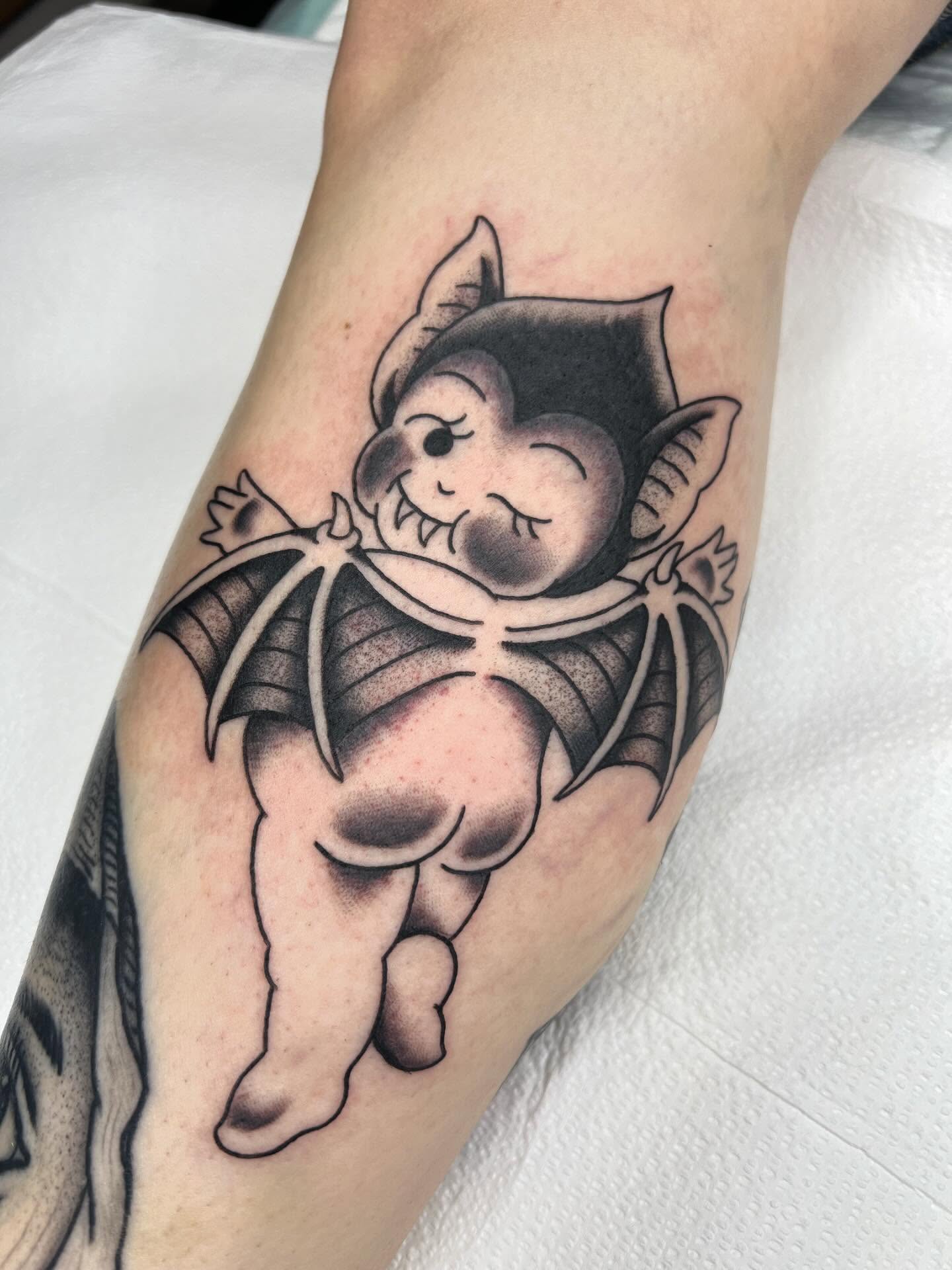 Tattoo by @hannahtattana — black_and_grey