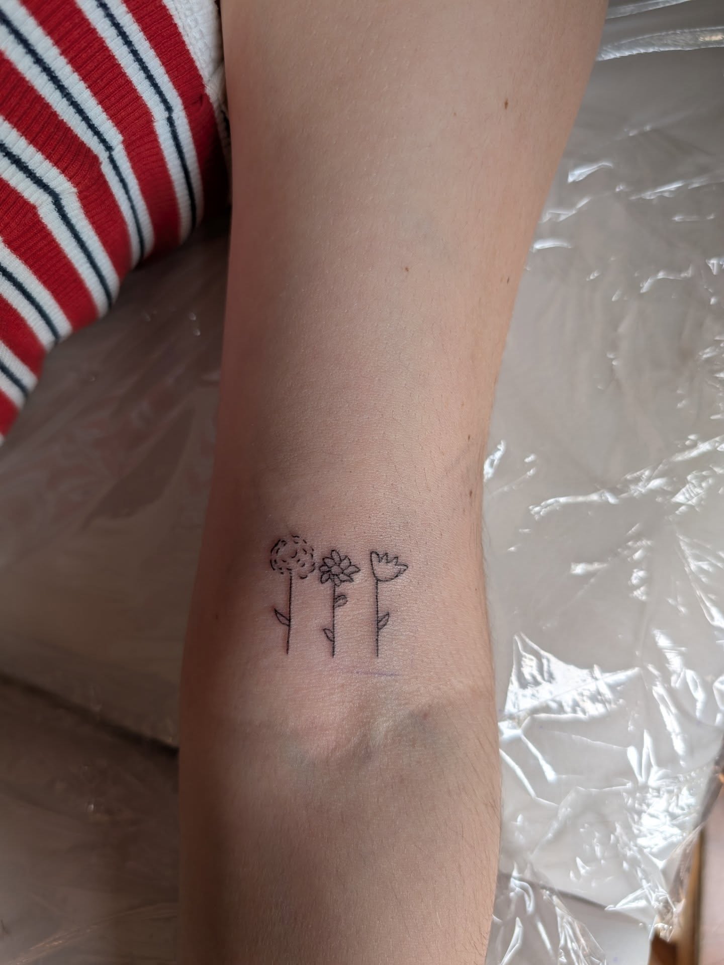Tattoo by @ntash_ttt — minimalist