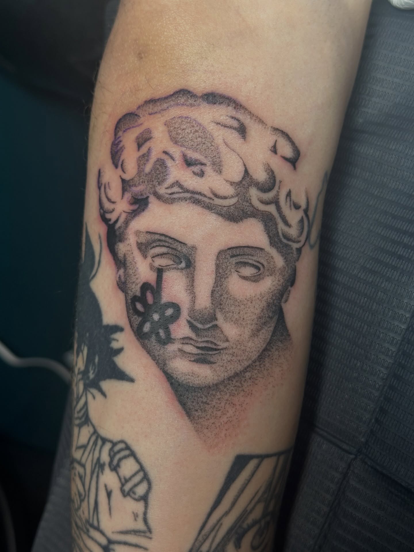 Statue head dotwork tattoo on the forearm by kennedy :) π±πΏ