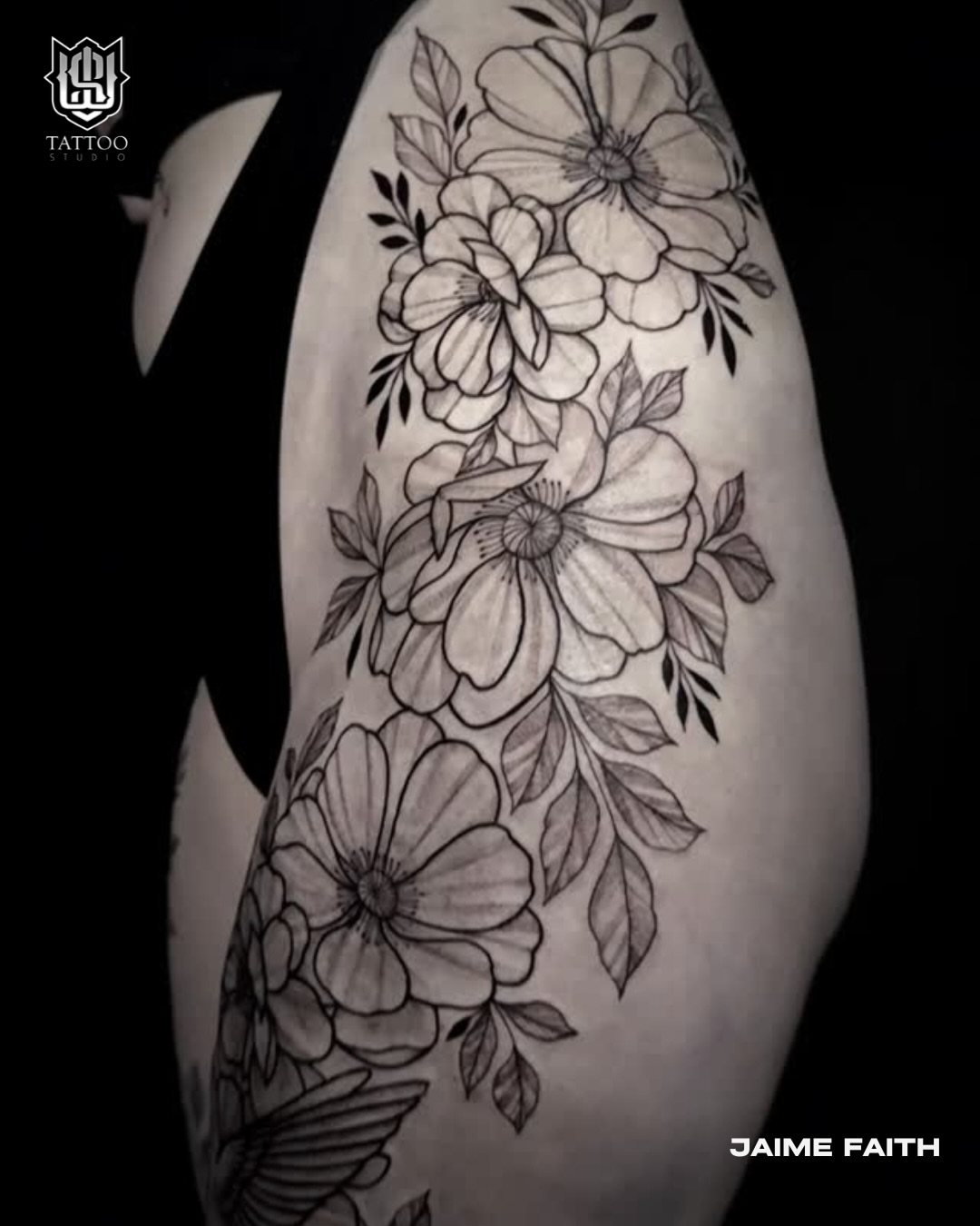 Floral bouquet black and grey tattoo on the forearm by 𝕭𝖆𝖇𝖊𝖔𝖓𝖙𝖍𝖊𝖒00𝖓🌙🪬, Colorado Springs, Colorado