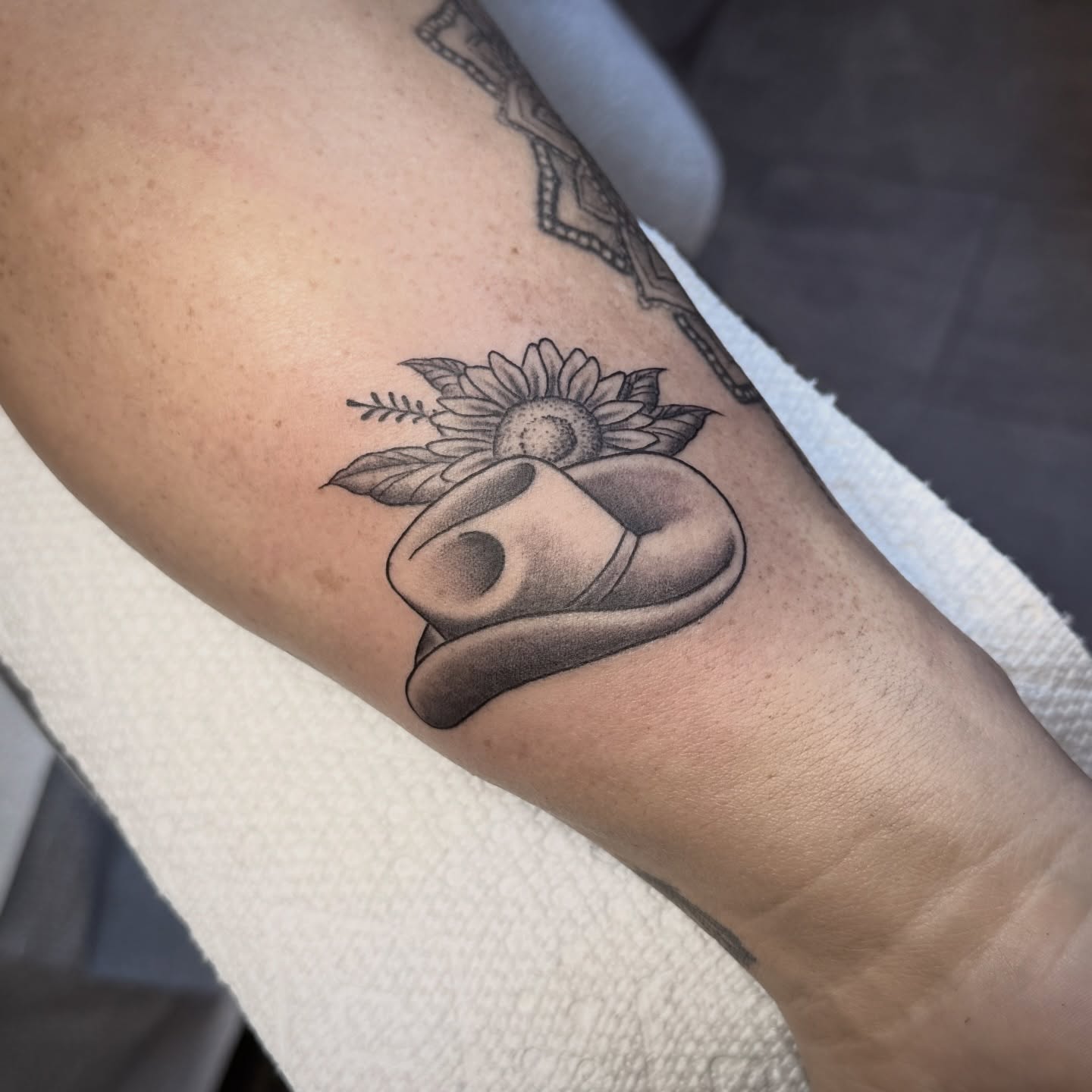 Tattoo by @guillermocrxzart — black_and_grey