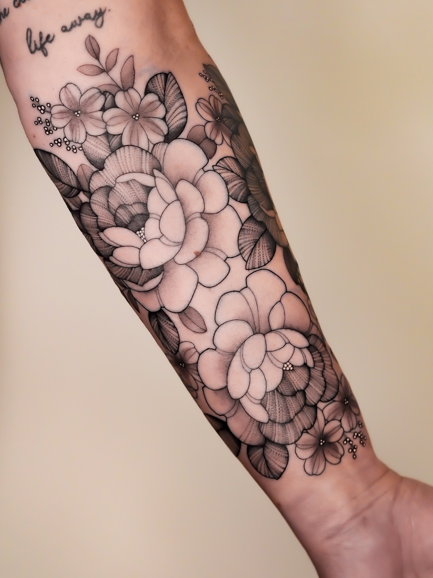 Tattoo by @jennaleeshaaktattoo β black_and_grey