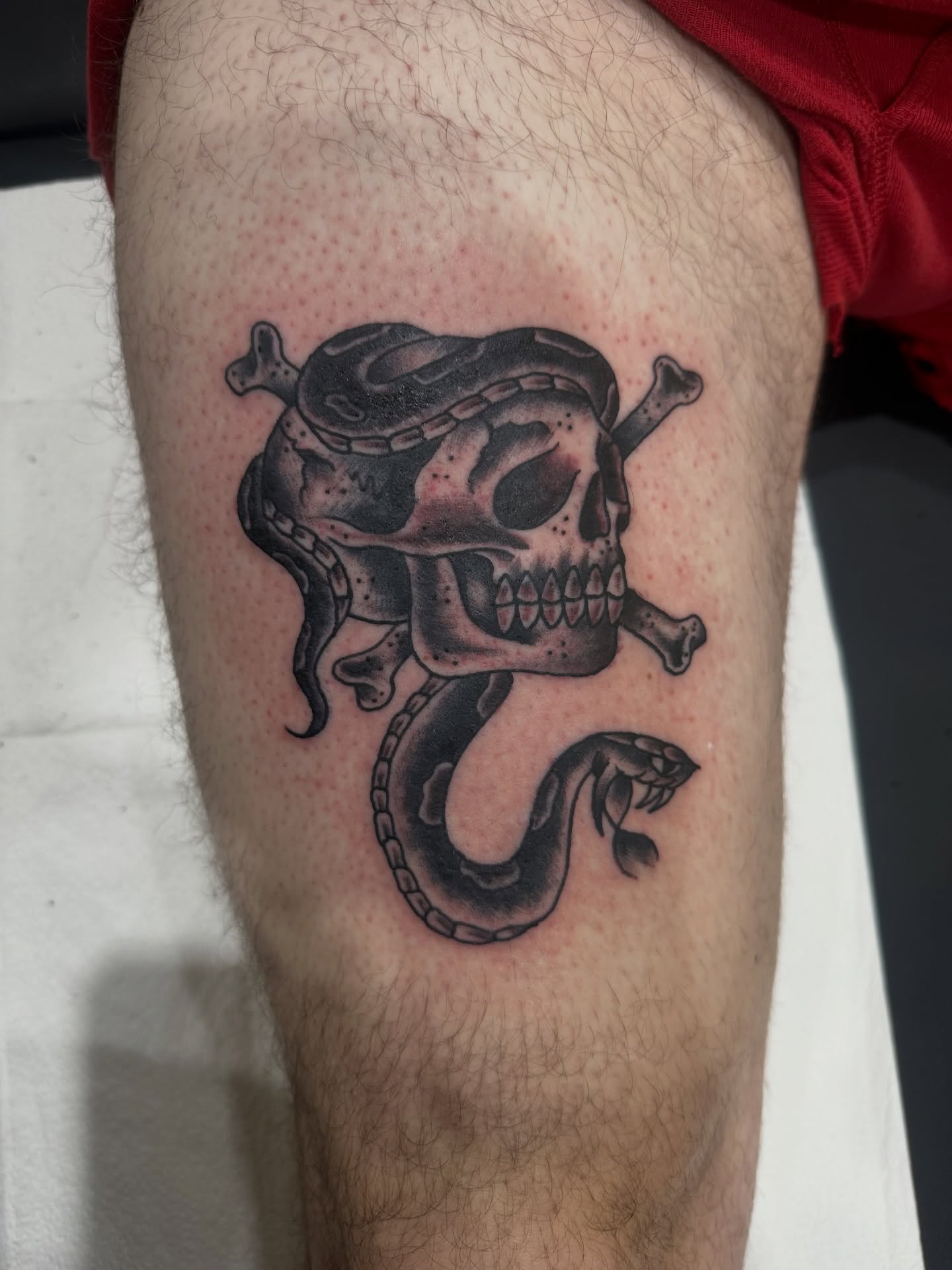 Tattoo by @asmth_ — black_and_grey