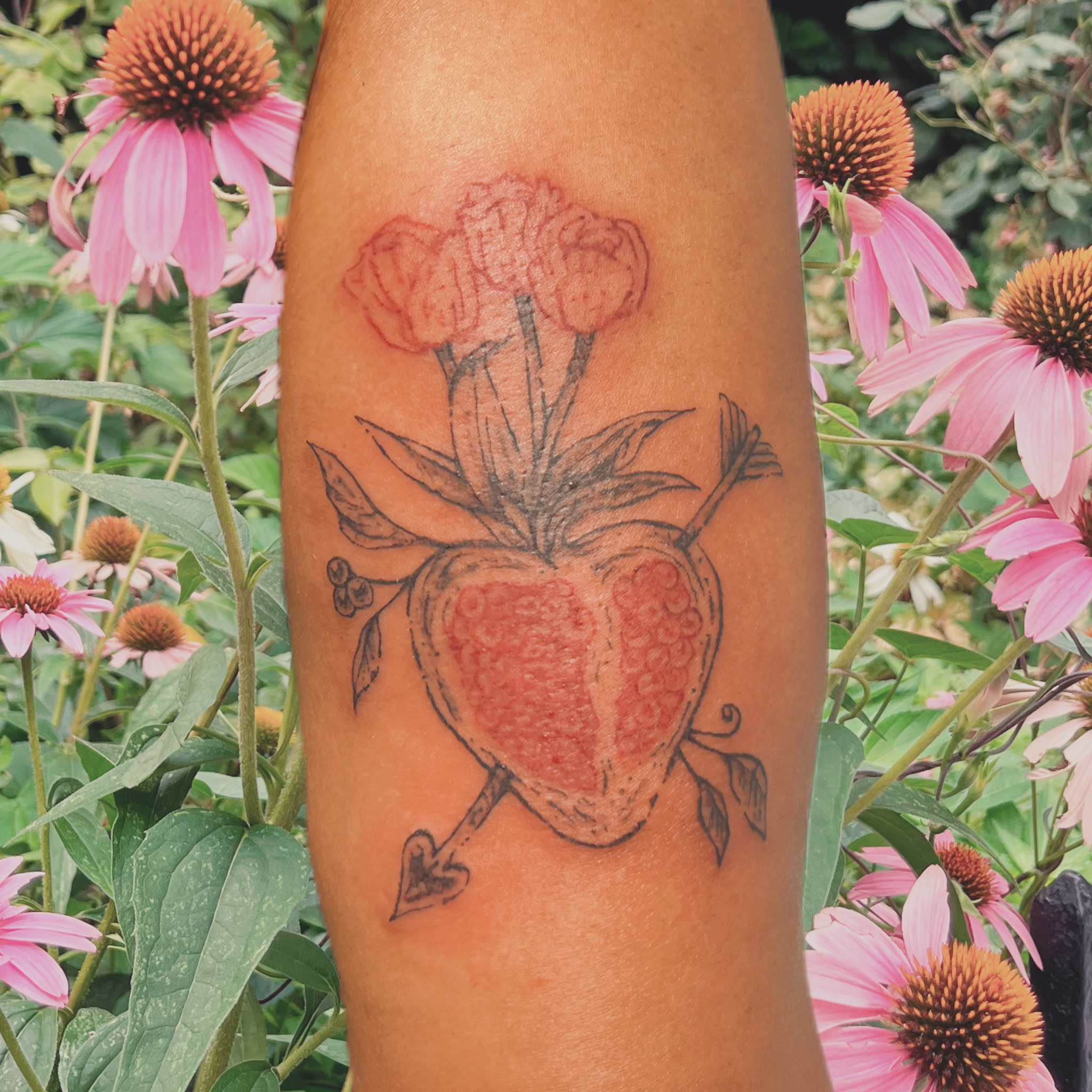 Tattoo by @little___altars โ american_traditional