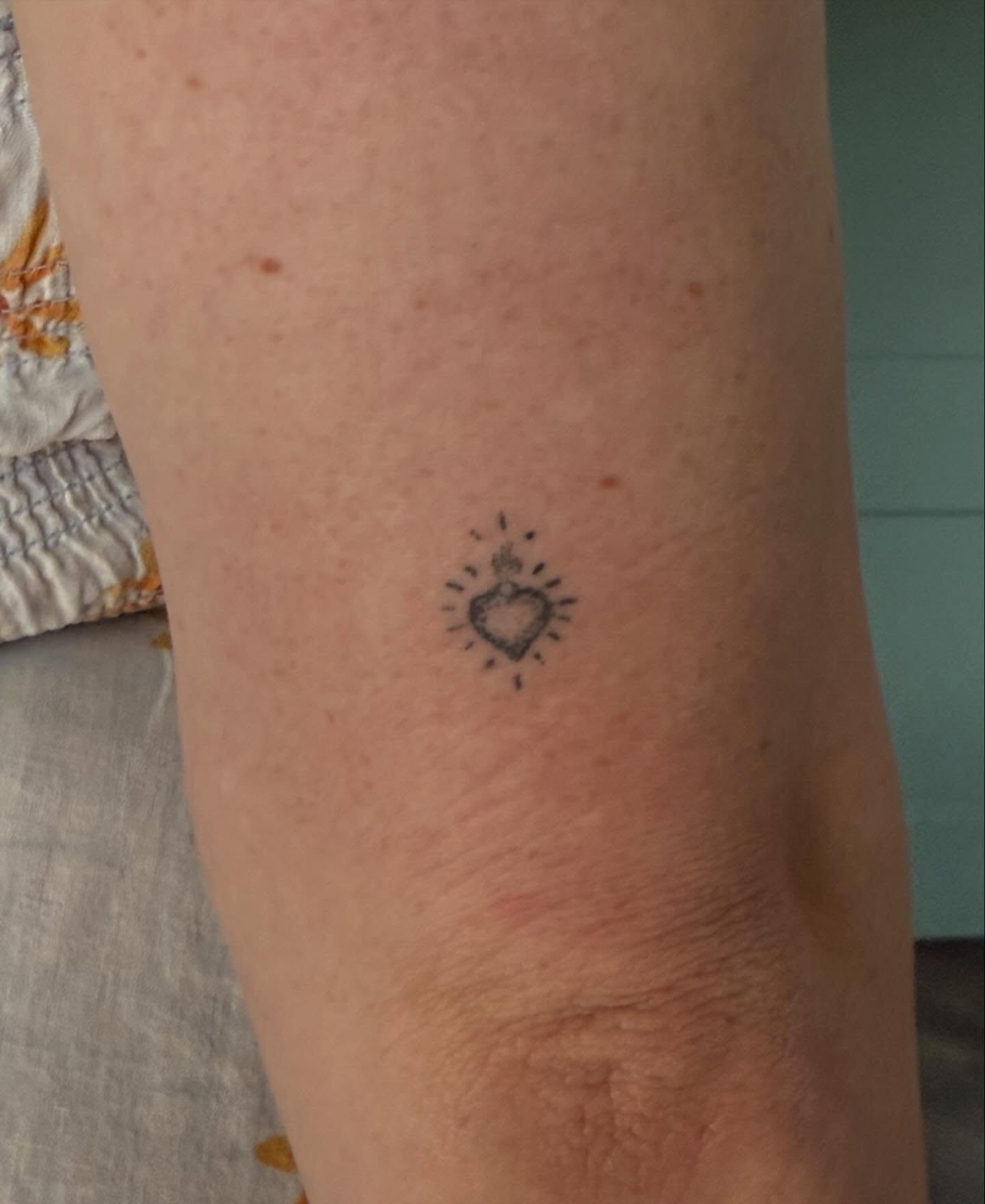 Tattoo by @babybeartattoos β dotwork