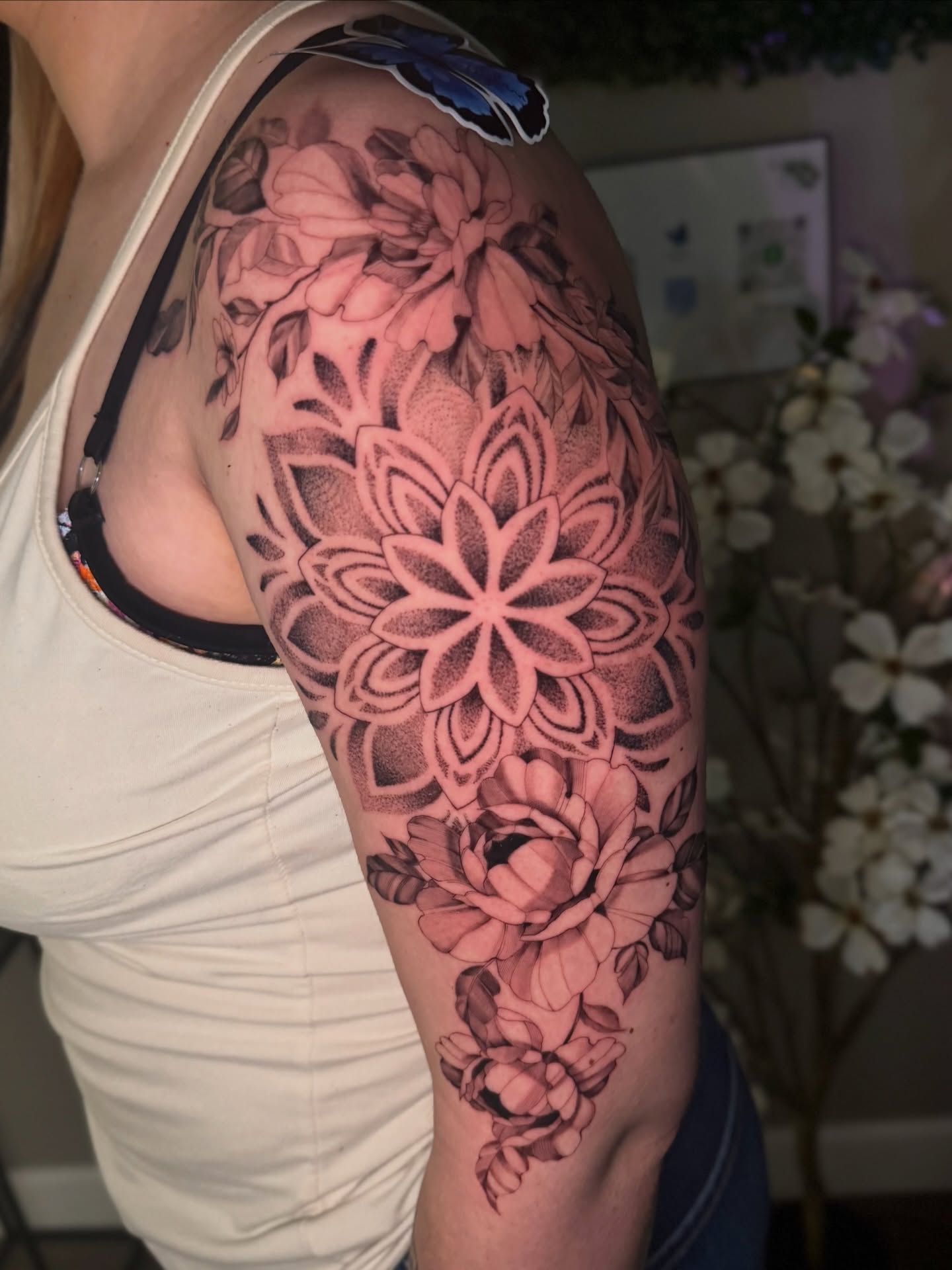 Floral bouquet dotwork tattoo on the upper arm by Hannah Marie ๐ฆ, Benbrook, Texas