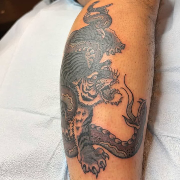 Tattoo by @queendaddytattoos — japanese_irezumi