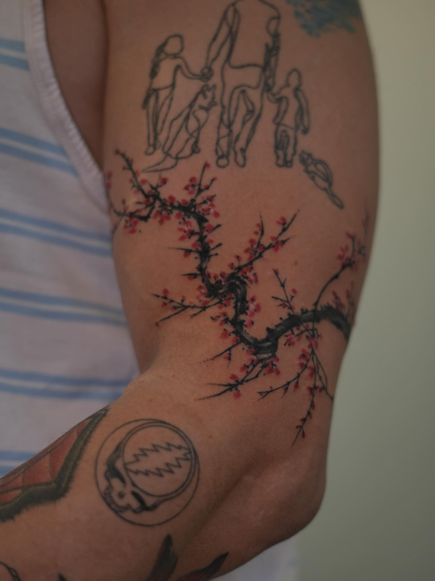 Tattoo by @mr.yang_tattoo — dotwork, realism