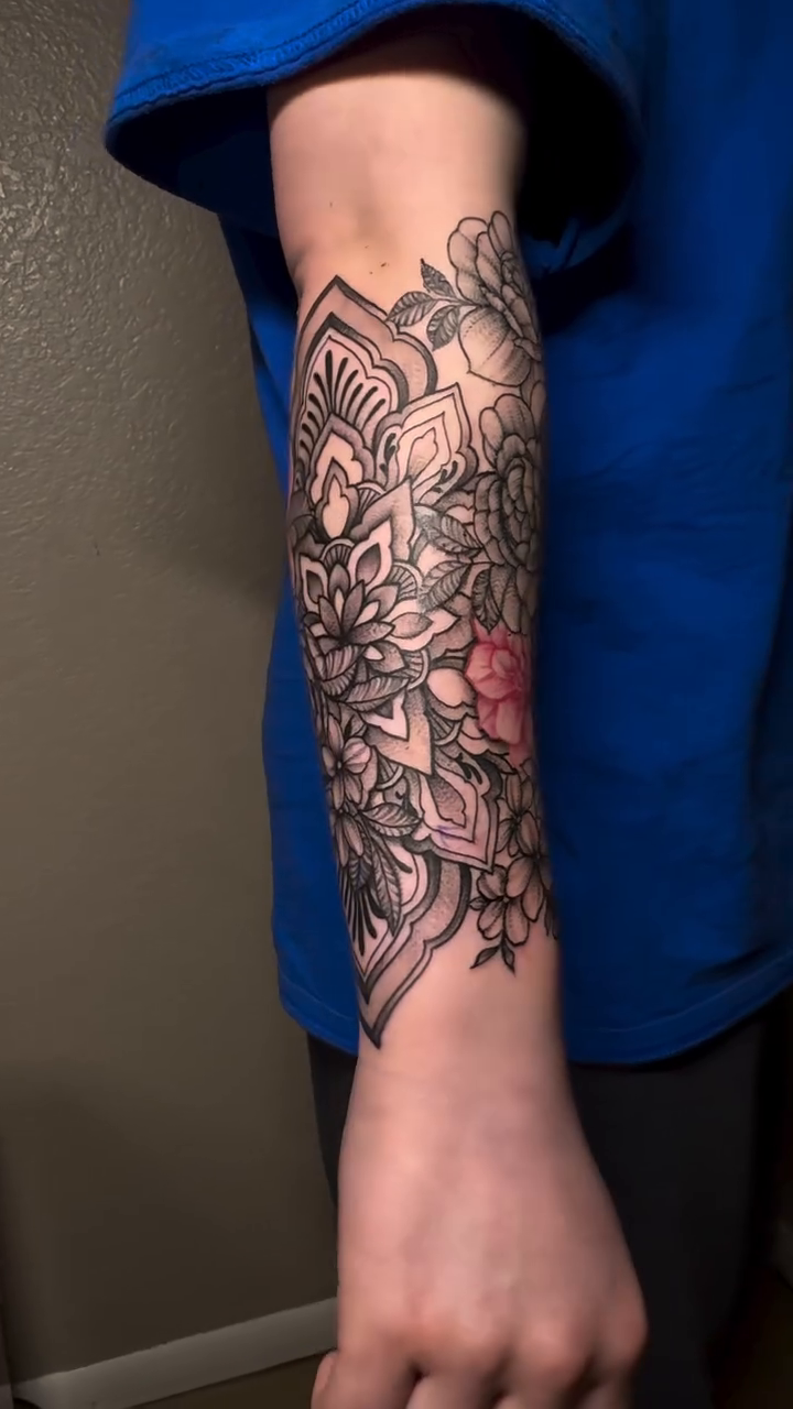 Tattoo by @gabsborderlinetats โ geometric, fine_line