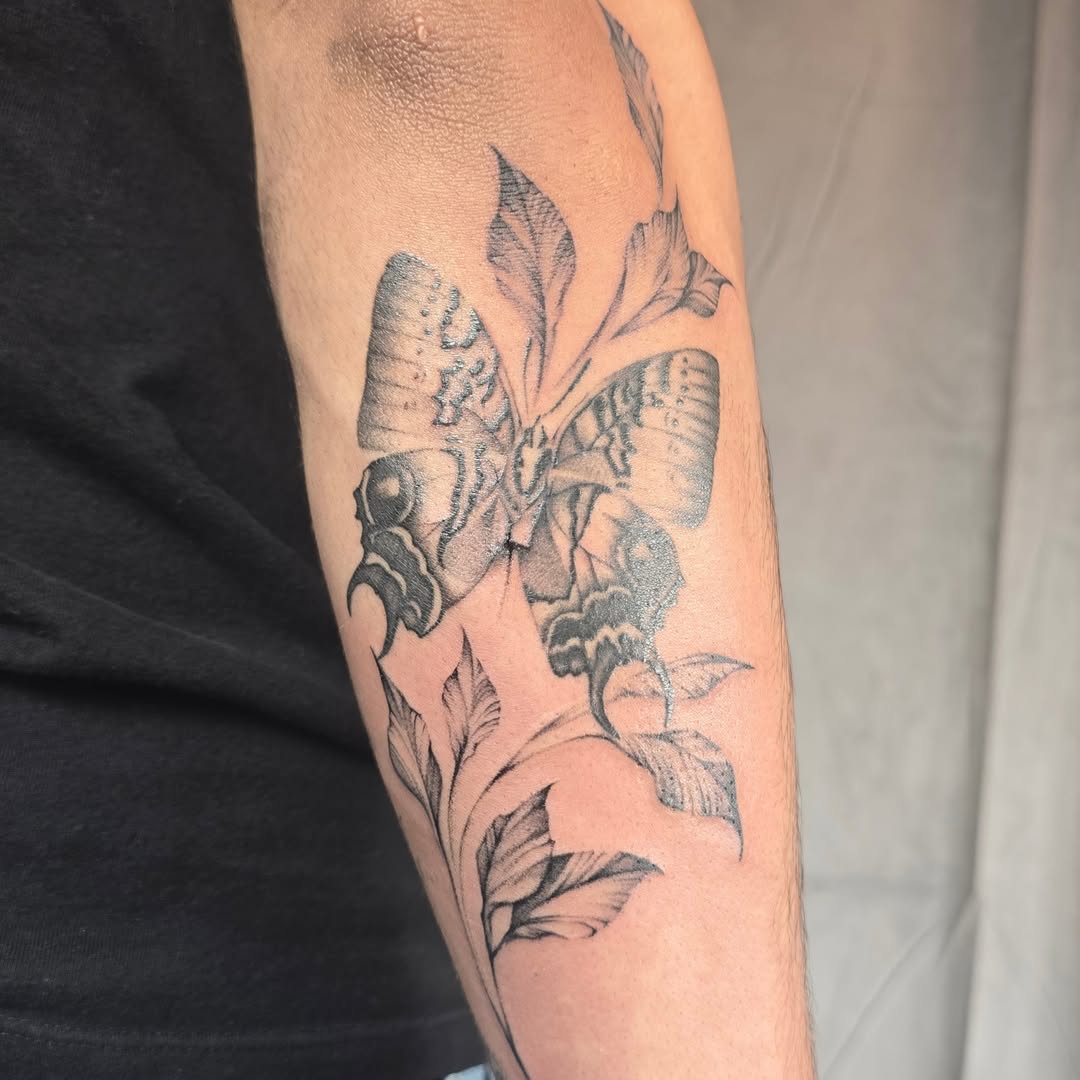 Tattoo by @danielbi.tattooart — black_and_grey, realism