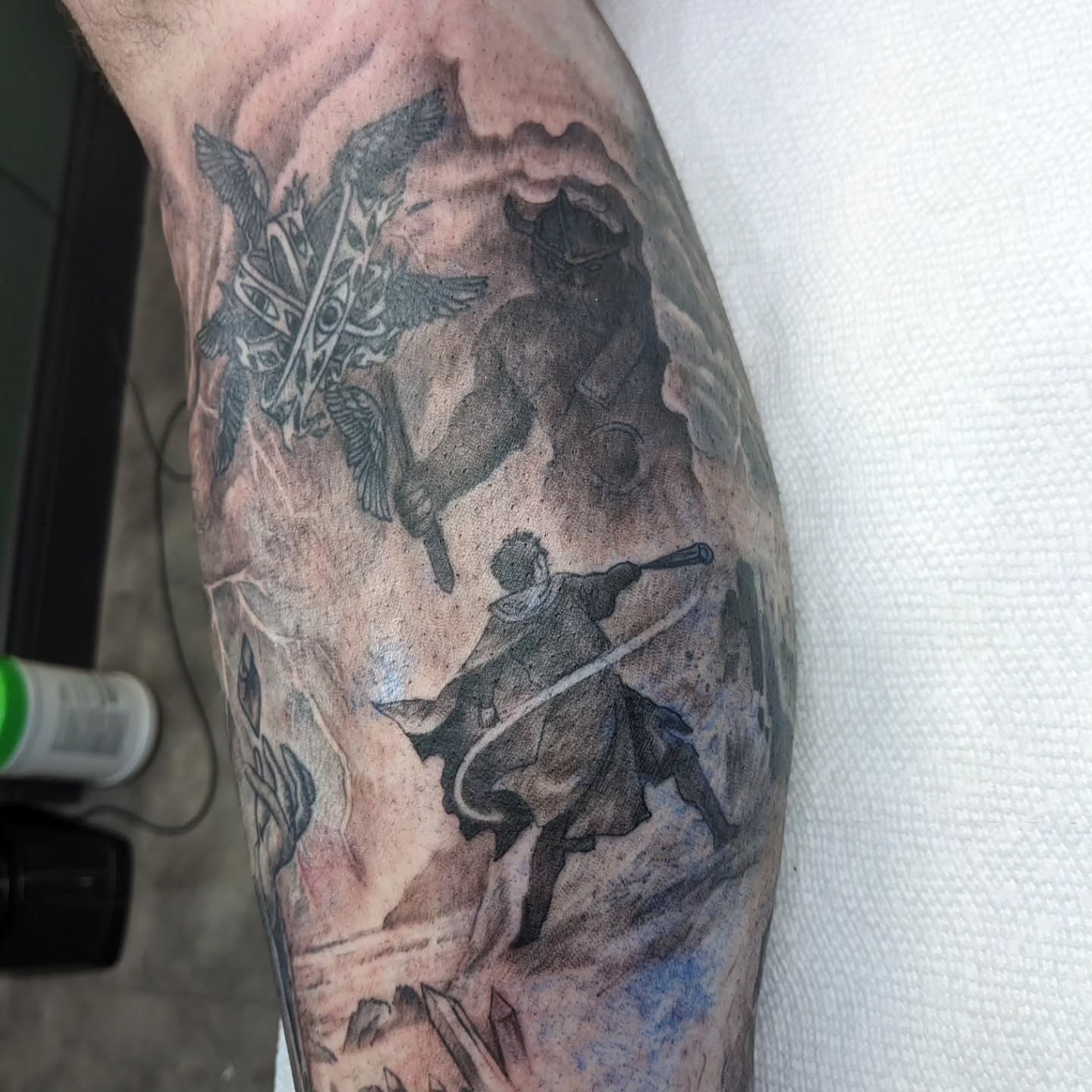 Battle scene realism tattoo on the forearm by Ed Gonzalez