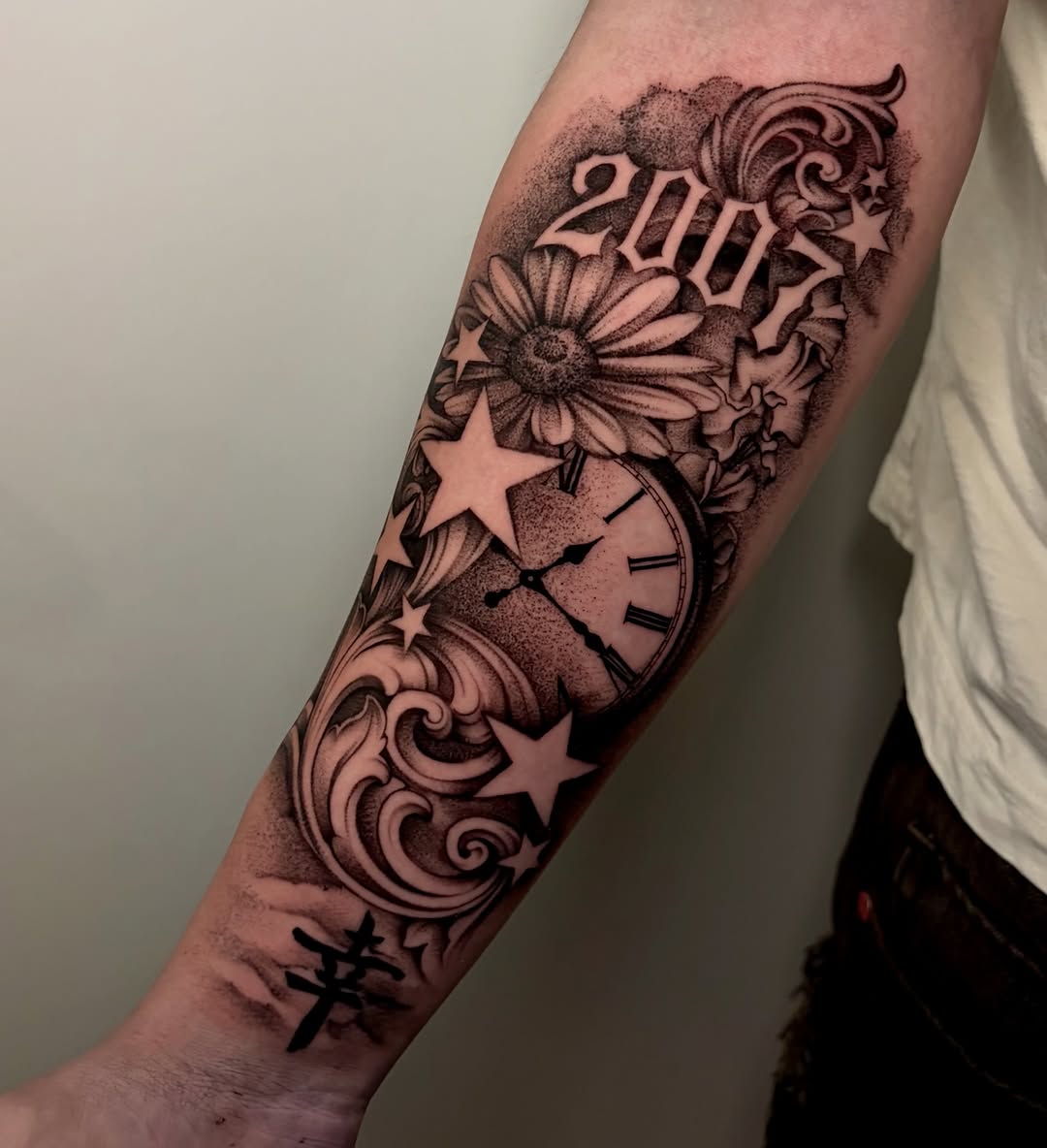 Tattoo by @aannamosity — black_and_grey, ornamental