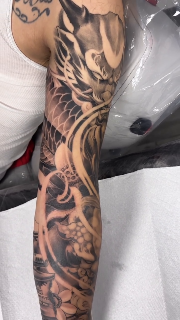 Tattoo by @rockytattoo — japanese_irezumi, black_and_grey