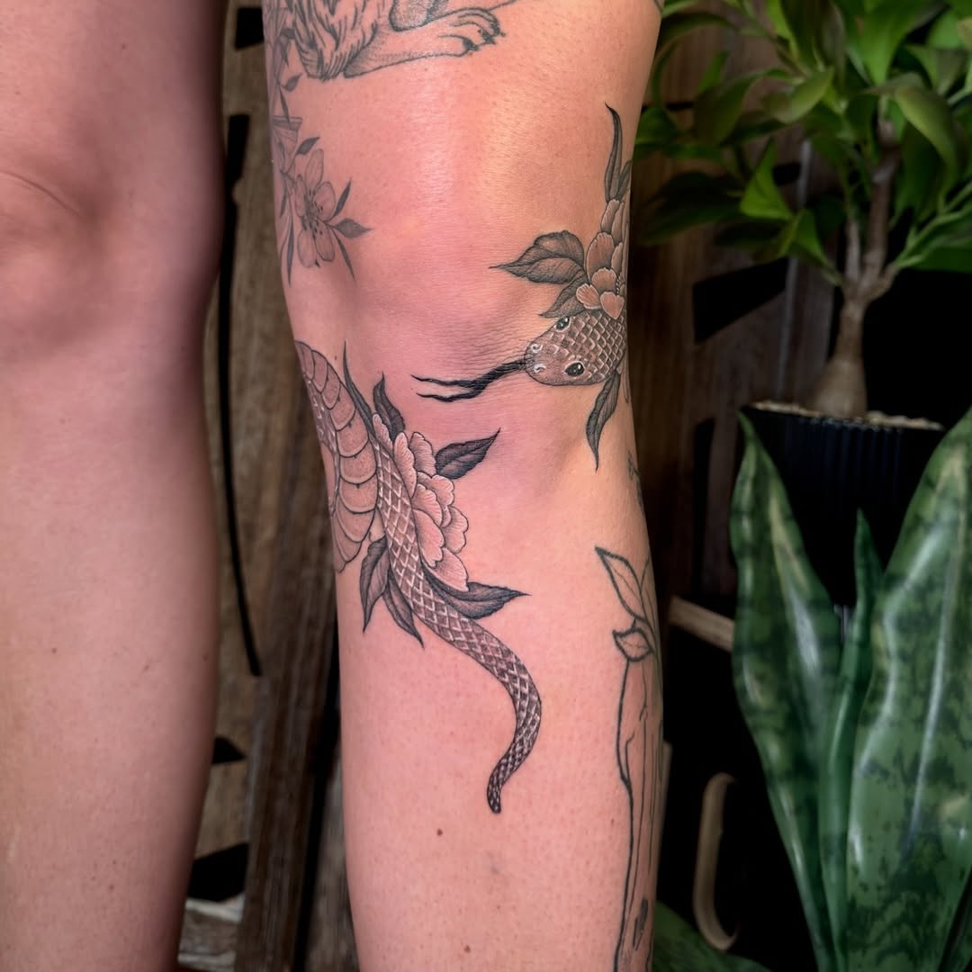 Tattoo by @carmensdarkgallery — japanese_irezumi, black_and_grey