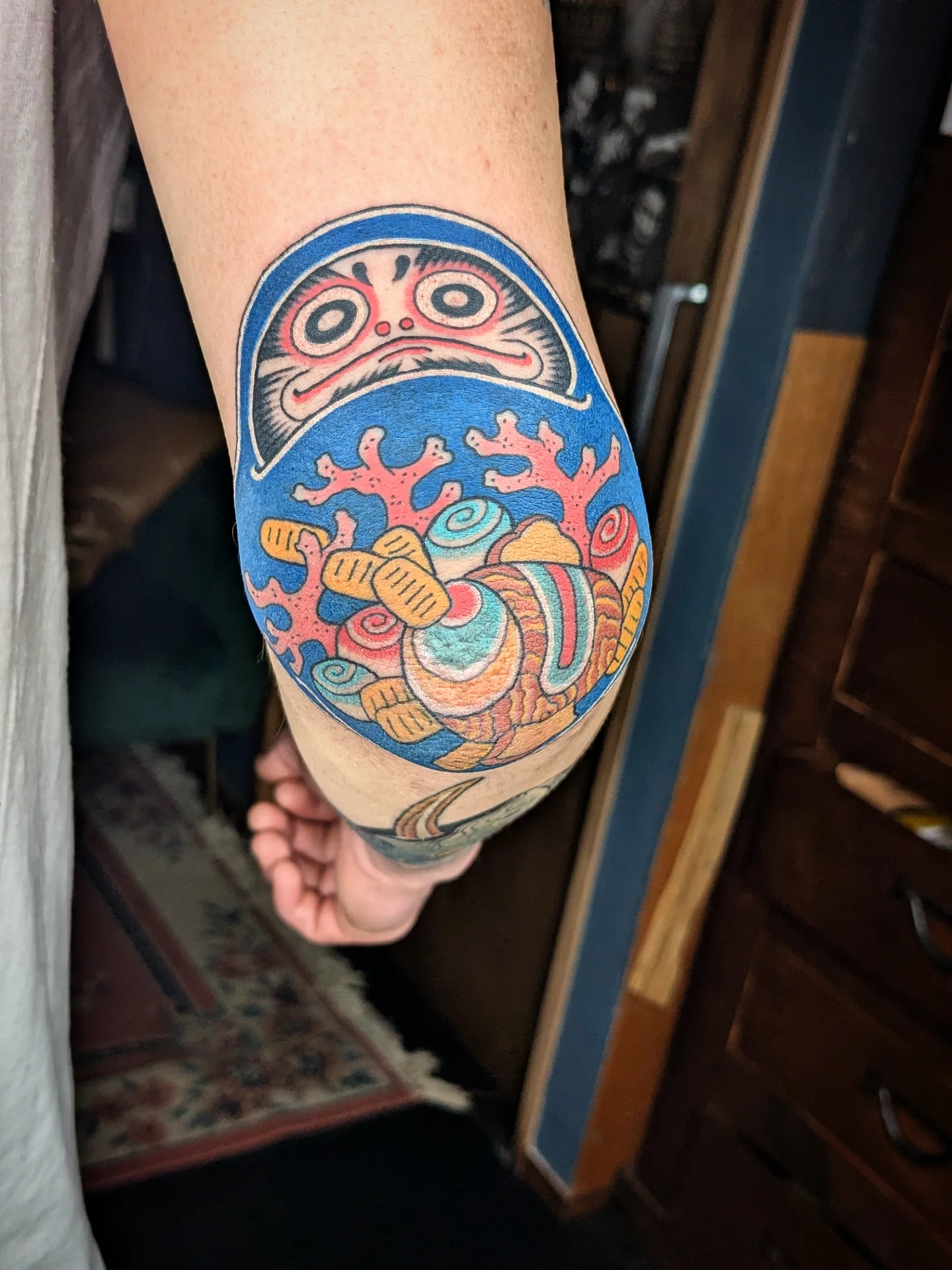 Mask and coral japanese irezumi tattoo on the forearm by bluebird Kyoto 京都 五条楽園