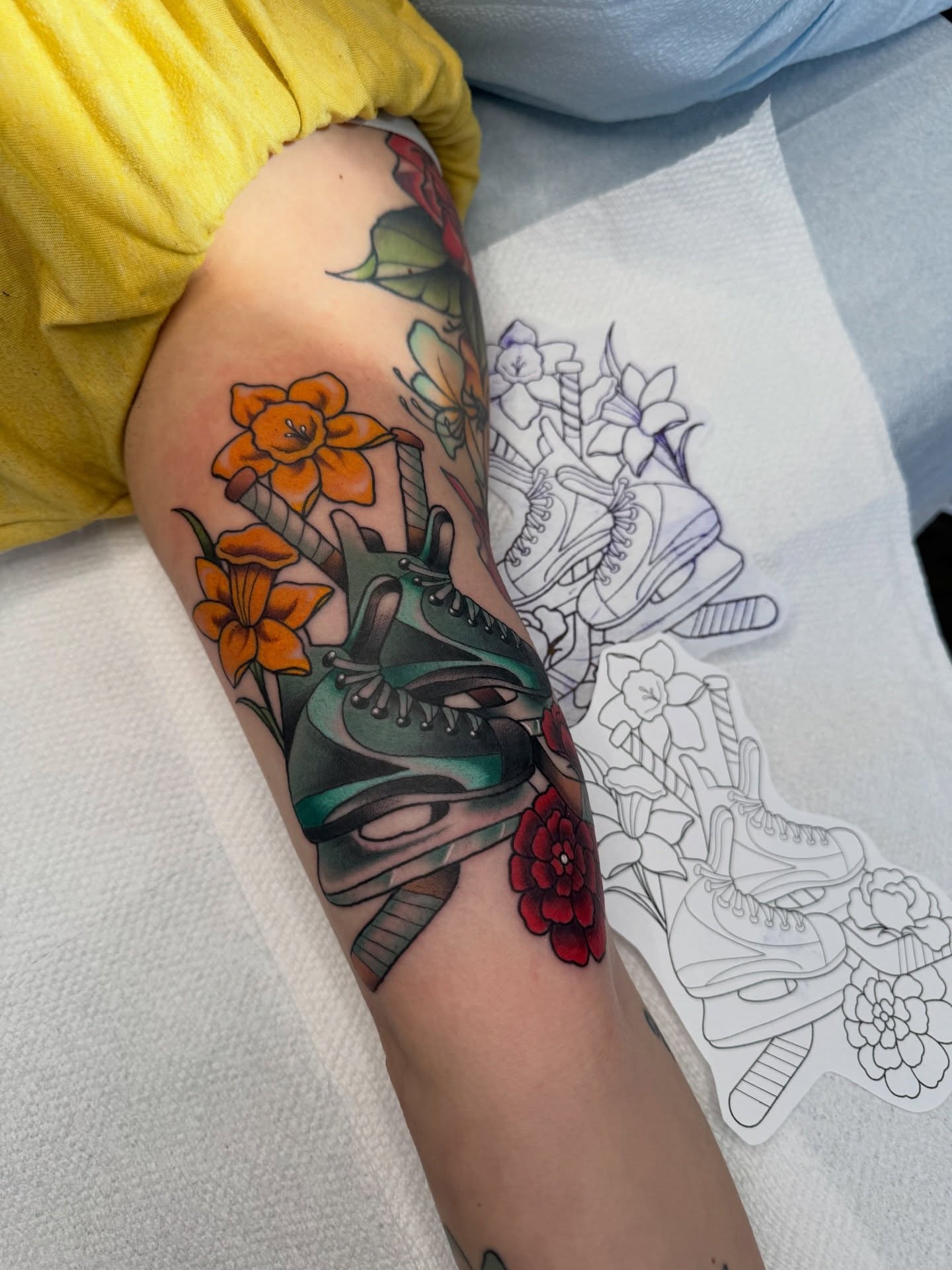 Roller skates and flowers American traditional tattoo on the forearm by Alisa (Li) Affatato ๐ผ