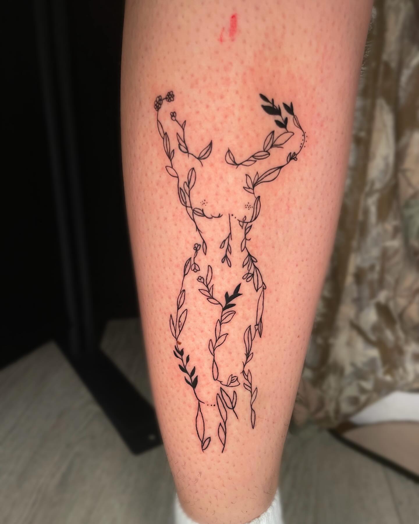 Tattoo by @dje.inks — fine_line, ornamental