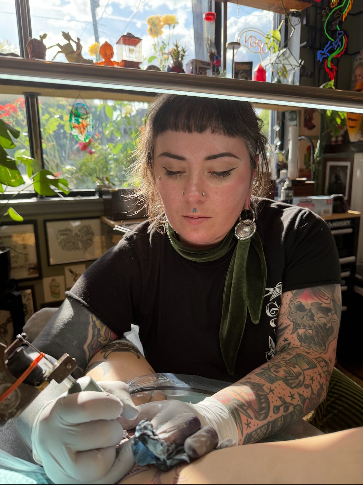 Tattoo artist American traditional tattoo on the upper arm by Kimber Teatro, Portland, Oregon
