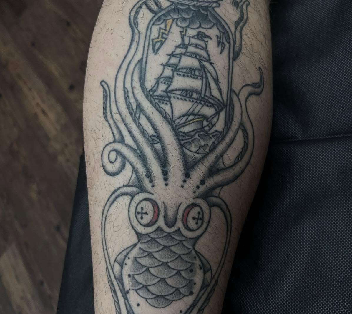 Tattoo by @mischiefinkparlor18 — american_traditional, dotwork