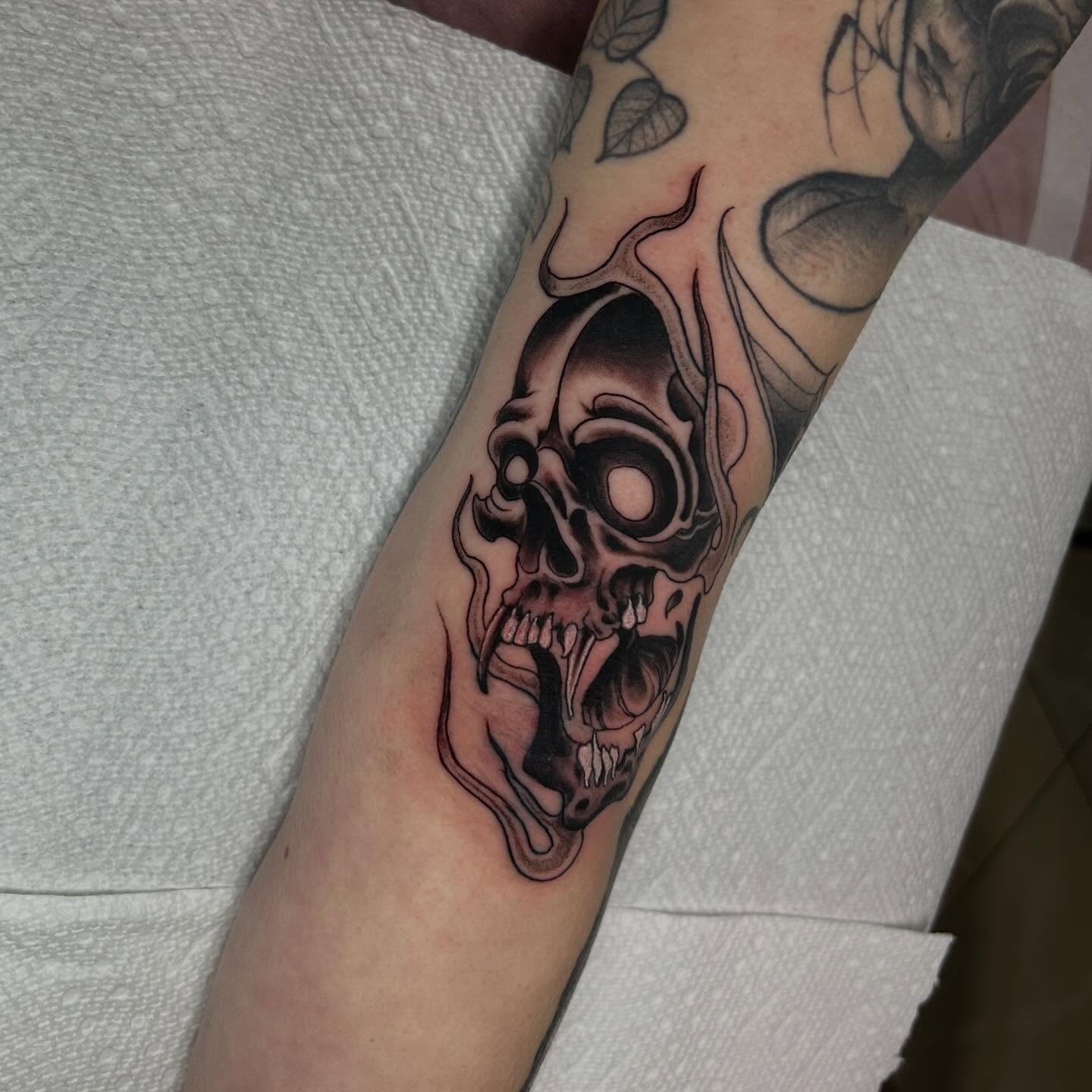 Tattoo by @obiecruztattoo โ dark_realism