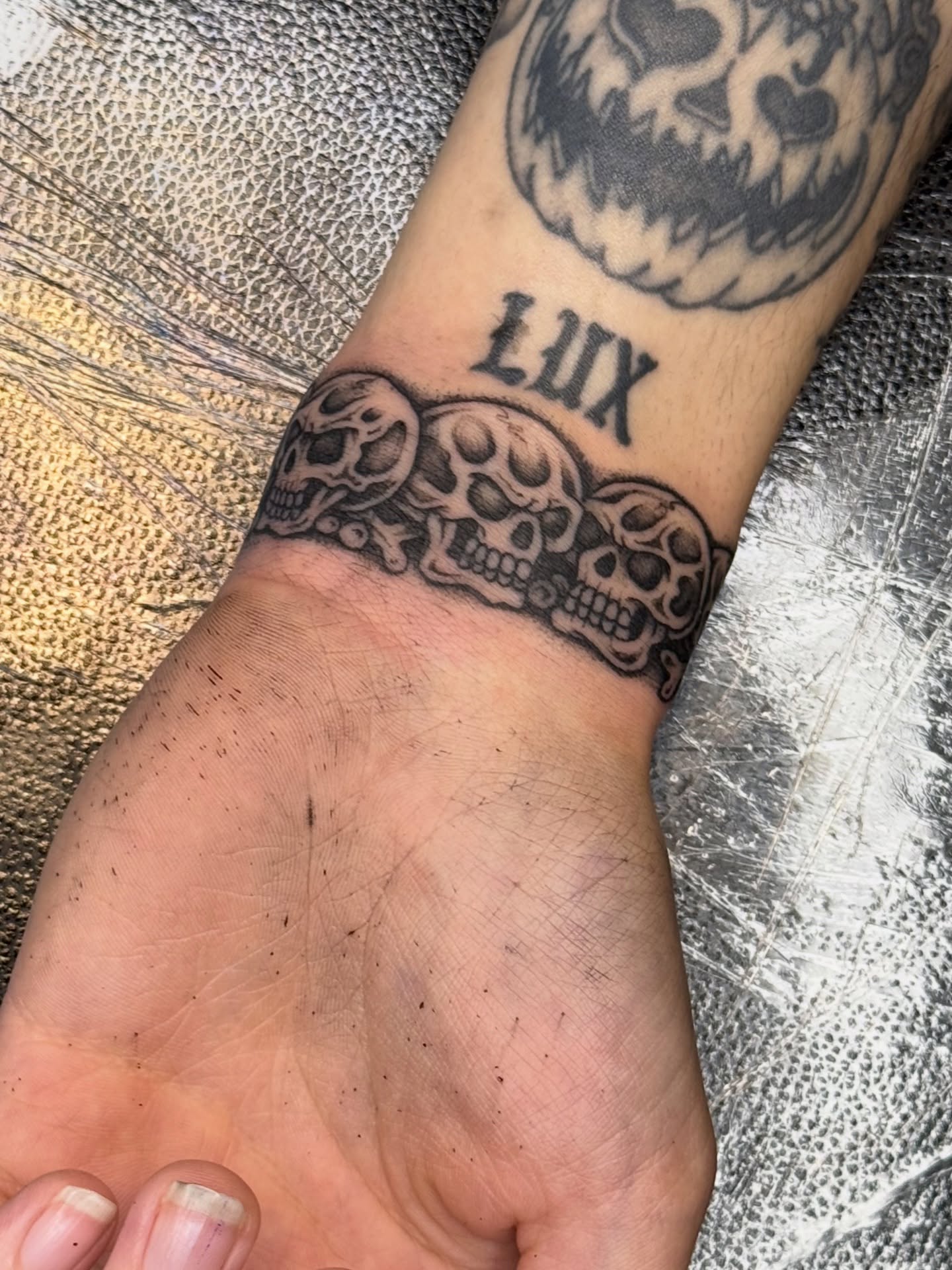 Tattoo by @lilcenzo — black_and_grey