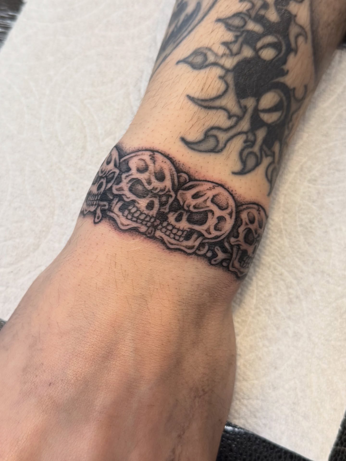 Tattoo by @lilcenzo — black_and_grey