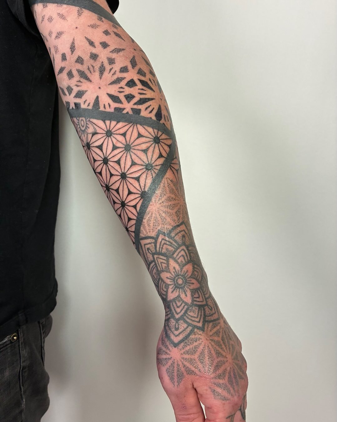 Tattoo by @daverodrigueztattoos — geometric